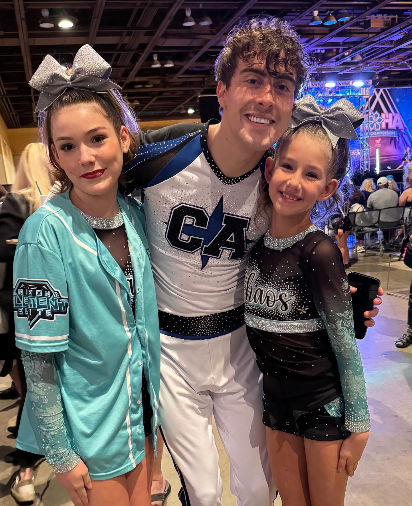 When your daughter gets to meet so many of her heroes in one weekend. 💕📣 a huge thank you to @__calismoed__ and their kind hearted athletes. 

#cheer #competition #aloha #phoenix #arizona #cheerleader #hero #thankyou #friends #daughter #pretty #bow #uniform #dance #love #life #cheerlife