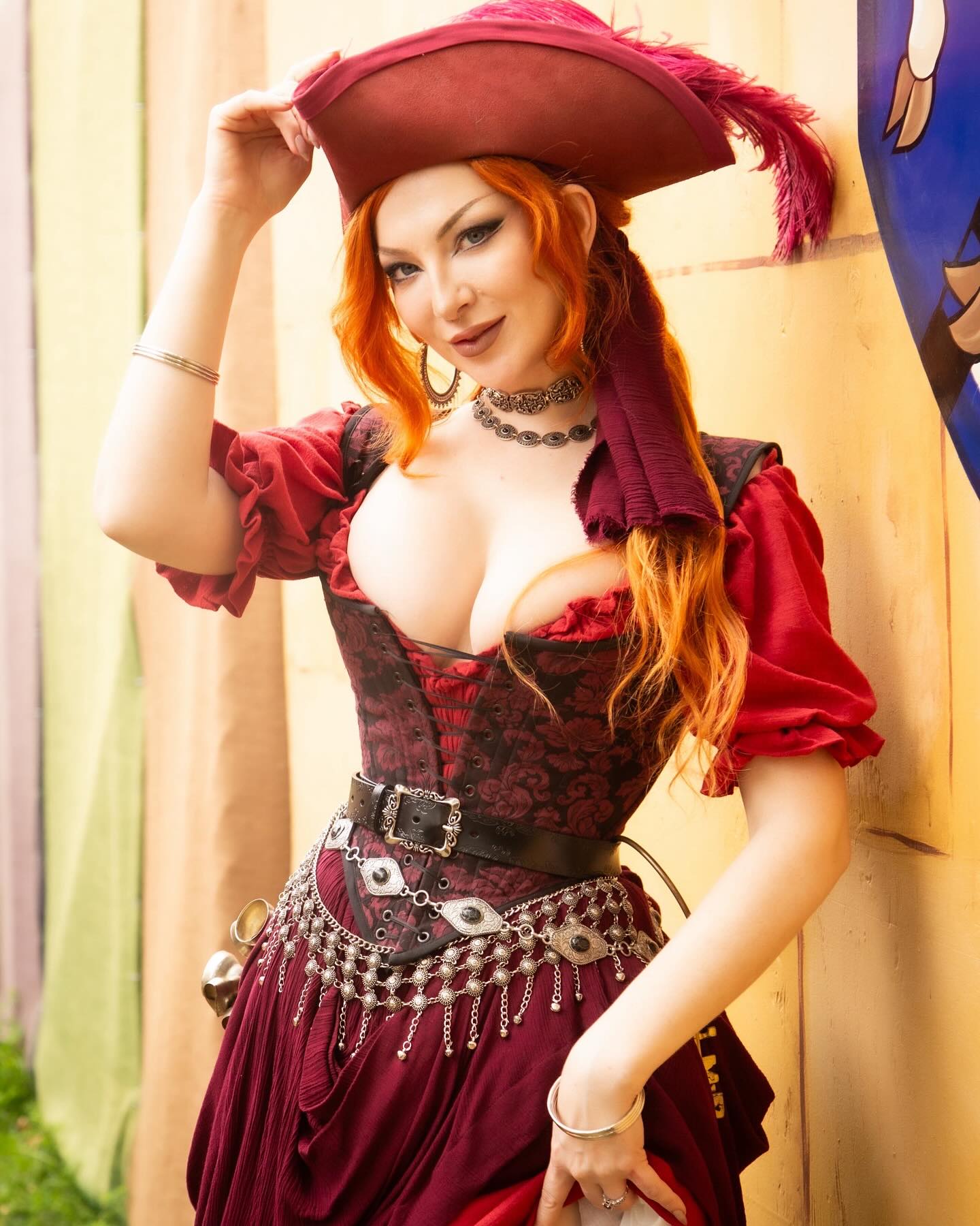 We wants the RedHead!

Pirate weekend at @renaissancepleasurefaire was fun but wet! It rained most of the day each day but it was still a delight splashing around with friends and working the Oubliette! Come by this weekend for more drinks down your throats me hearties!

Photos by @happytriggerla 
Cosplay garb made by me 

#redhead #pirate #renfaire