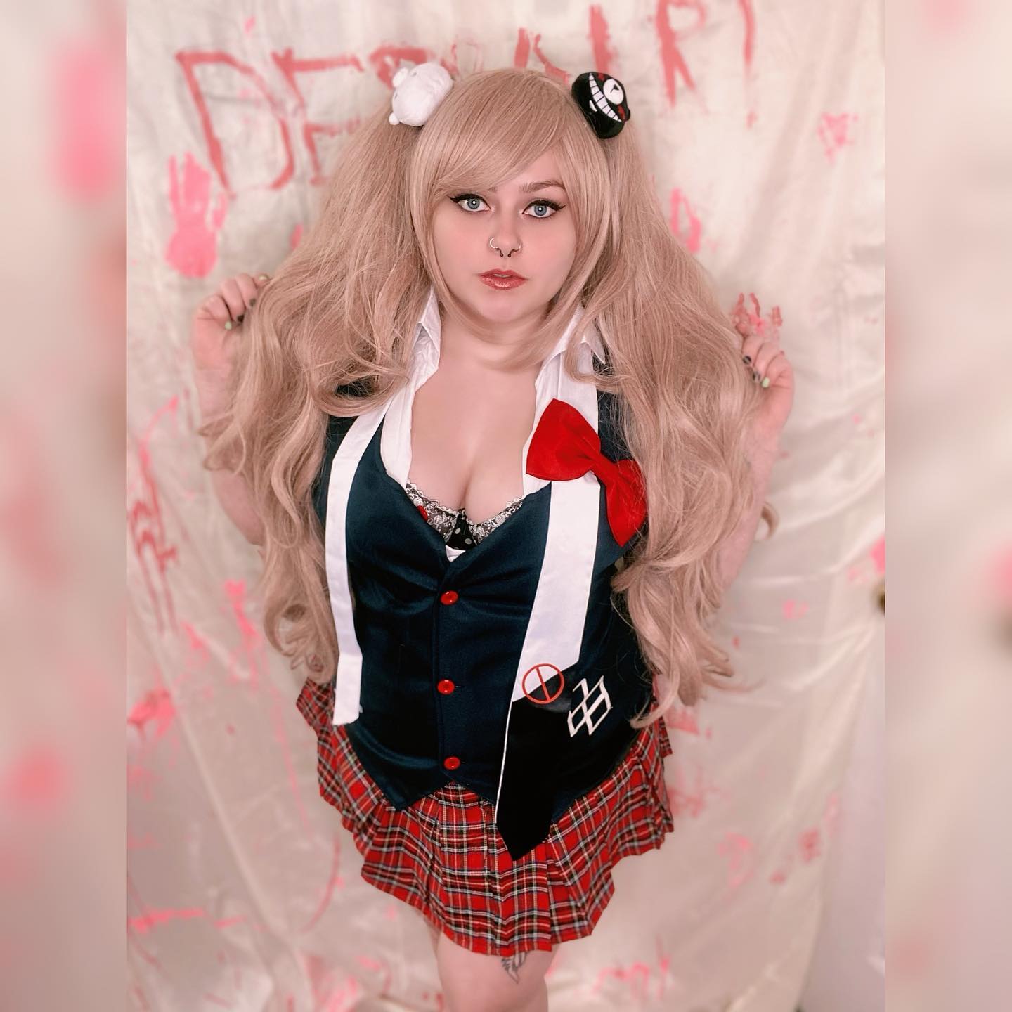 Despair with me 💕

Posting some throwbacks for a while! 🩶

#junkoenoshima #junkoenoshimacosplay #junkocosplay #danganronpa #danganronpacosplay