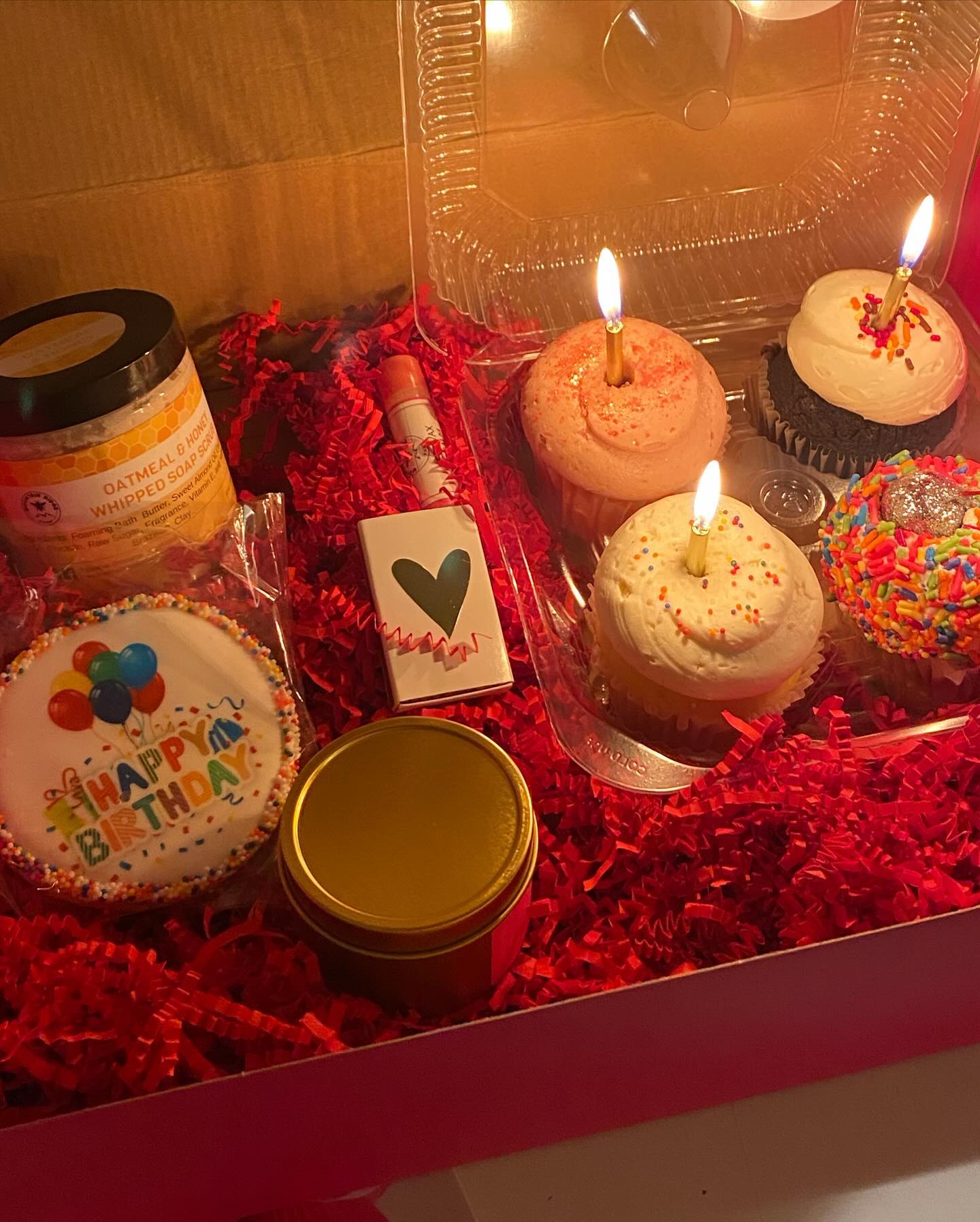 Happy 37 🎈 Bday To Me !! #bdaygirl #scorpion #happybirthday #grateful #loveislove #37 
-
-
Amazing bday cupcakes from @adycakes_pa  #cupcakes #readingpa #suportlocal #bdaycupcakes 

-
-
