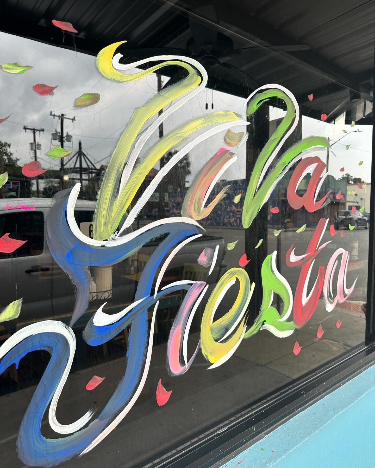 Viva Fiesta ! 🪅 
Who’s ready for tacos 🌮, tequila & Tatas!! ?? 
.
.
.
Follow @msdezfraser for tata Tuesdays 🤣
.
.
. 
#explore #explorepage #tacotuesday #curvy #fiesta #satx