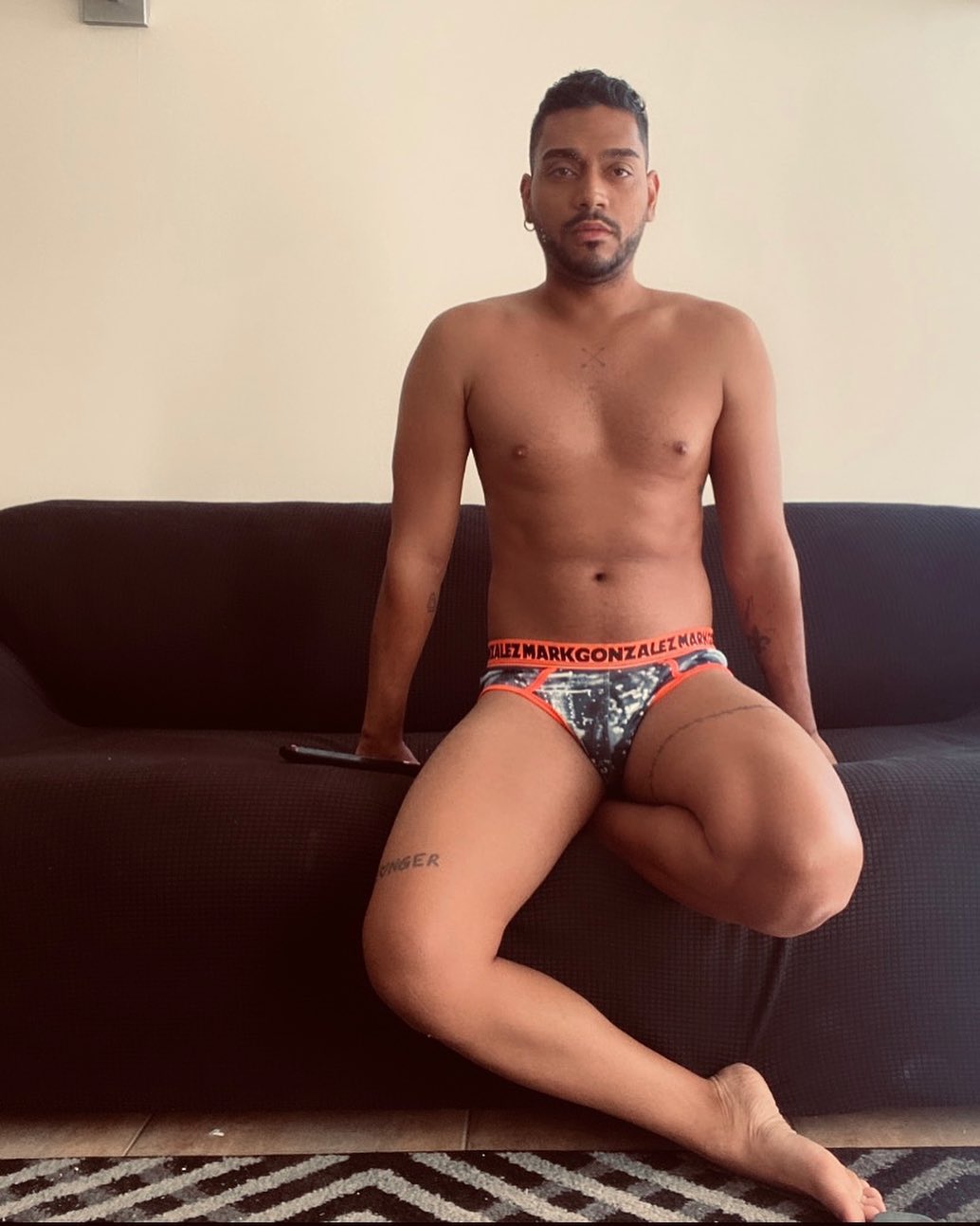 Its timeee 😌👌🏾 #hello #life #picoftheday #photooftheday #bodytransformation #sexy #dayoff #libre #free #cuerpodeplaya #loveme #sure #gayboyssex #gayboy #pride #gorgeous #instagay #instagramers #igers #relaxtime #bestoftheday #nudeselfies #nudeshoot #habdsomegay #bomdia #brasilian #followforfollowback #onlyfans #onlyfansfree