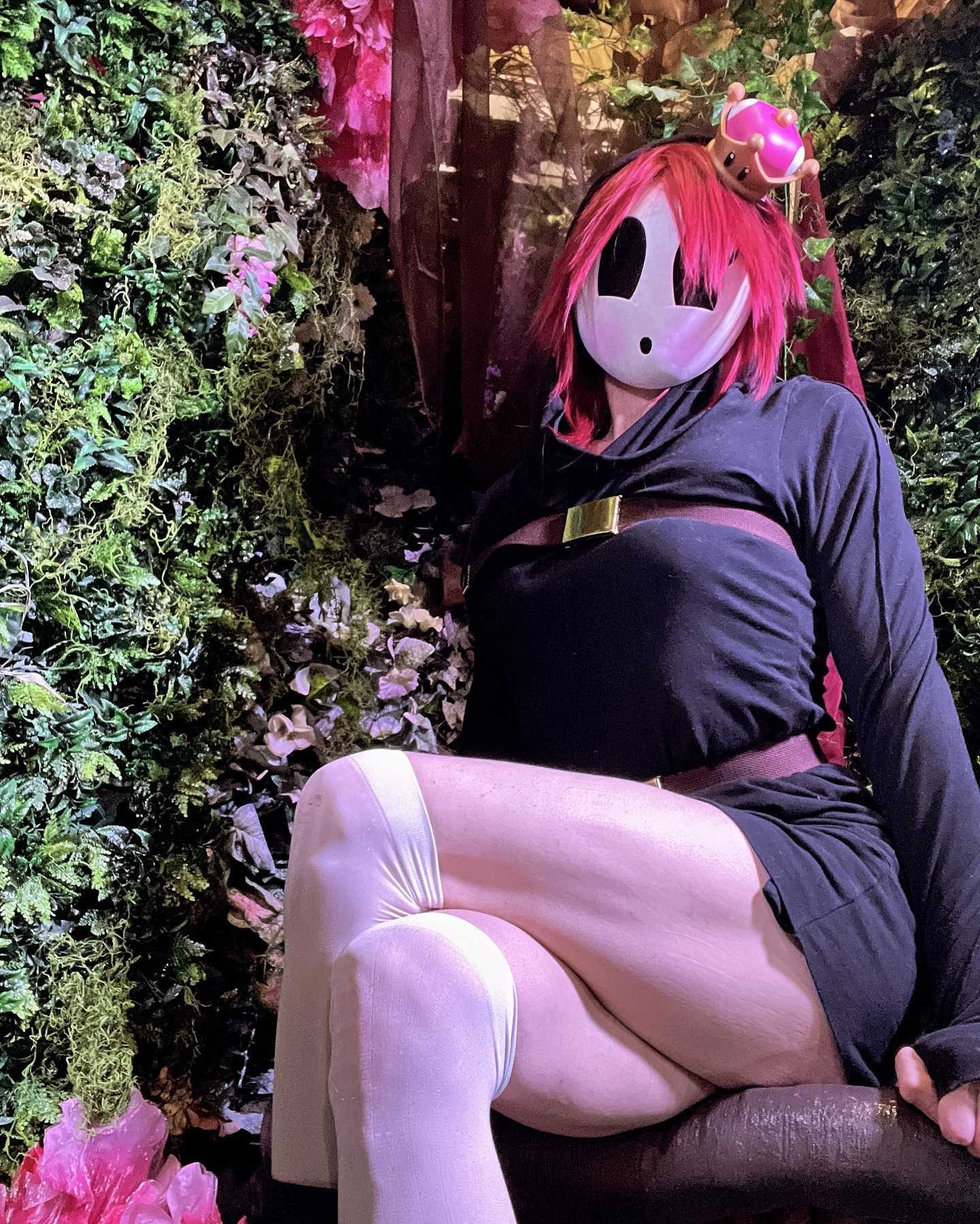 Do you enjoy shygals? If you do maybe you could give me a like. You don’t have to of course. I hope you are having a good day. #shyguy #cosplay #shyguycosplay #shygal #mariobros #curvy #mask