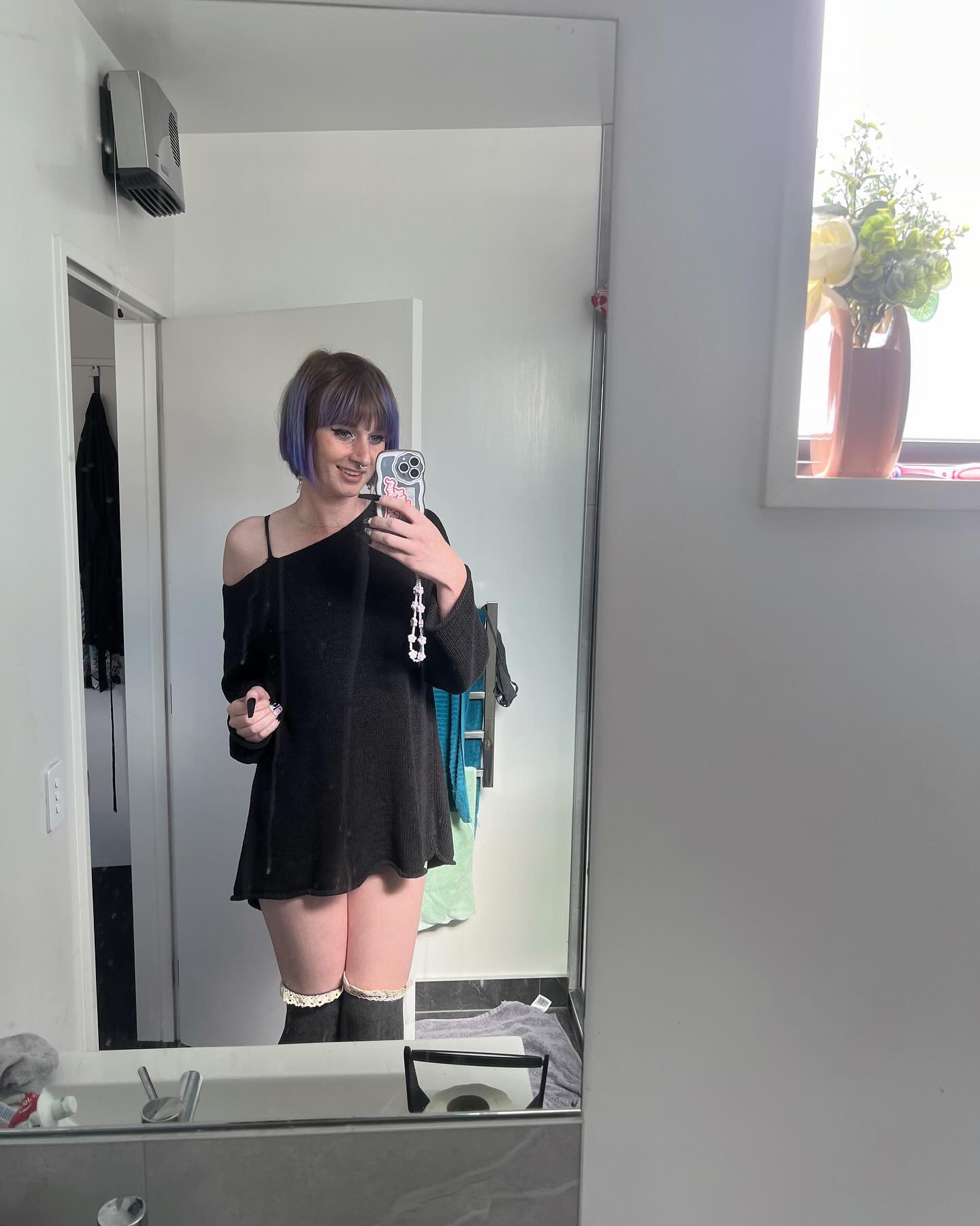 Why do bathroom selfies always make me feel so cute