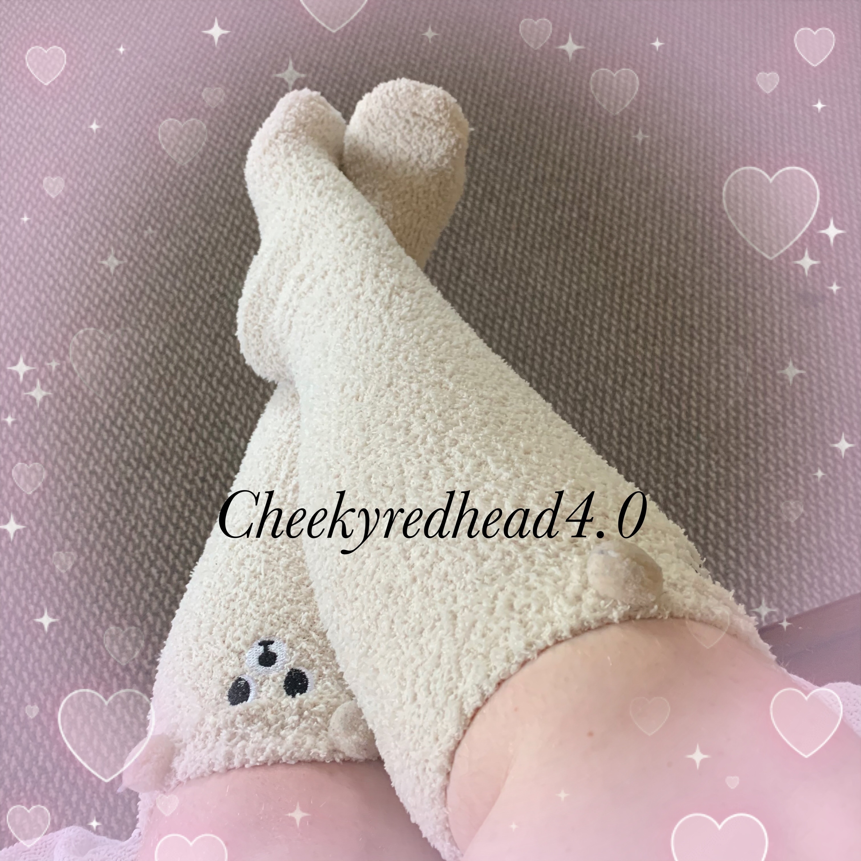 Newest addition to the fuzzy sock collection 🤍 #cutesocks #fuzzysocks #socks #socksdaily #sockstagram #fuzzy #fuzzykneesocks #fuzzykneehighsocks