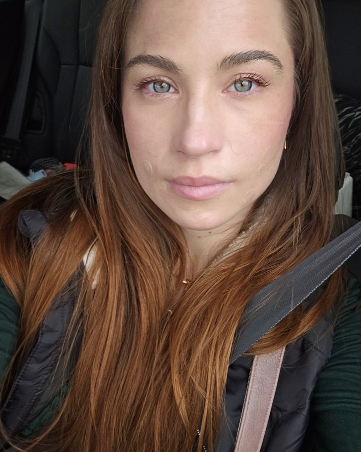 Feeling my irish heritage today... Fun fact up until this year I only knew there was some Scottish and British on my mums side but after doing a DNA test it came back 1/3 irish so... Somebody been doing some lying lolol I really wanna know why and how far back!

PS yes I am one of those white girls that is convinced her eyes change colour bcs they used to be blue and wtf colour are they now?!