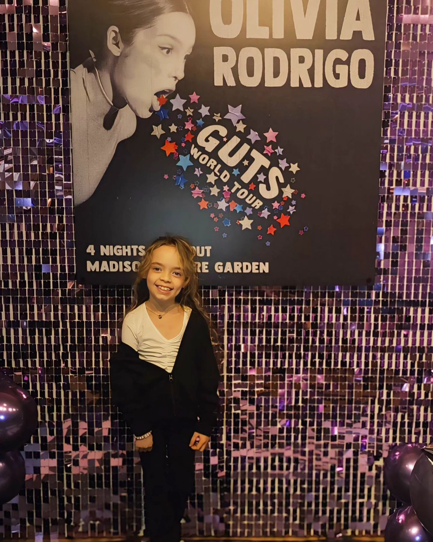 Went to @oliviarodrigo concert! This is Chanel's favorite singer!! We've been waiting for this moment since last September ( 8months ago) She is obsessed with her! Of course our girl crew came along!
-swipe
#springbreak