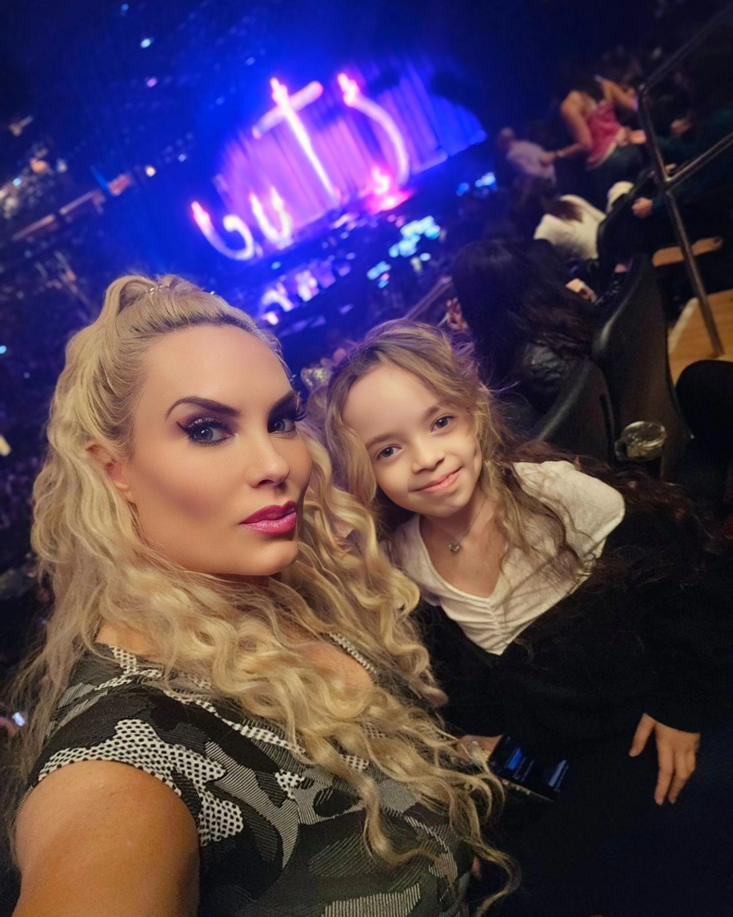 Went to @oliviarodrigo concert! This is Chanel's favorite singer!! We've been waiting for this moment since last September ( 8months ago) She is obsessed with her! Of course our girl crew came along!
-swipe
#springbreak