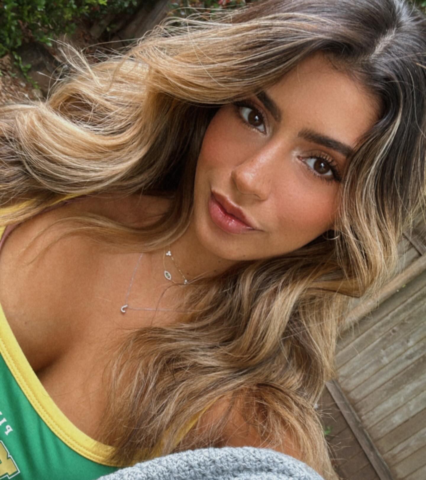 Happy Easter 🐣 💚 What movie are we seeing?

#easter #love #brasil #streamer #godzillaxkong #latina