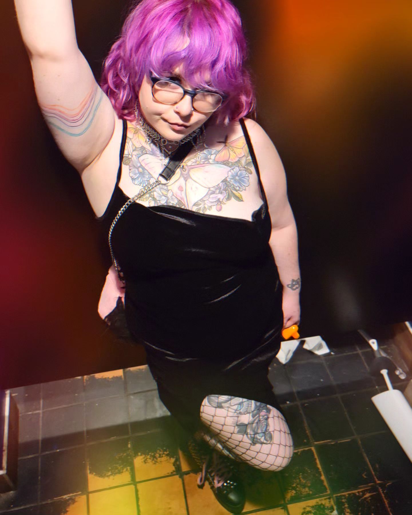 Happy new year from ya favorite lil gremlin 🩷💜 
Tbh it's been quite a year, but I'm so excited for the growth I've made and the growth to come. 
♡
♡
♡
♡
♡
♡
#piercings #coloredhair #pastelgoth #goth #tattoos #thickgirl #thightattoo #rainbowgoth #ethot #queer #Altgirl #Altgirl #fishnet #fullbody #barbathrooms #girlsnight #girlswithglasses #kawaii #mullet #newyear