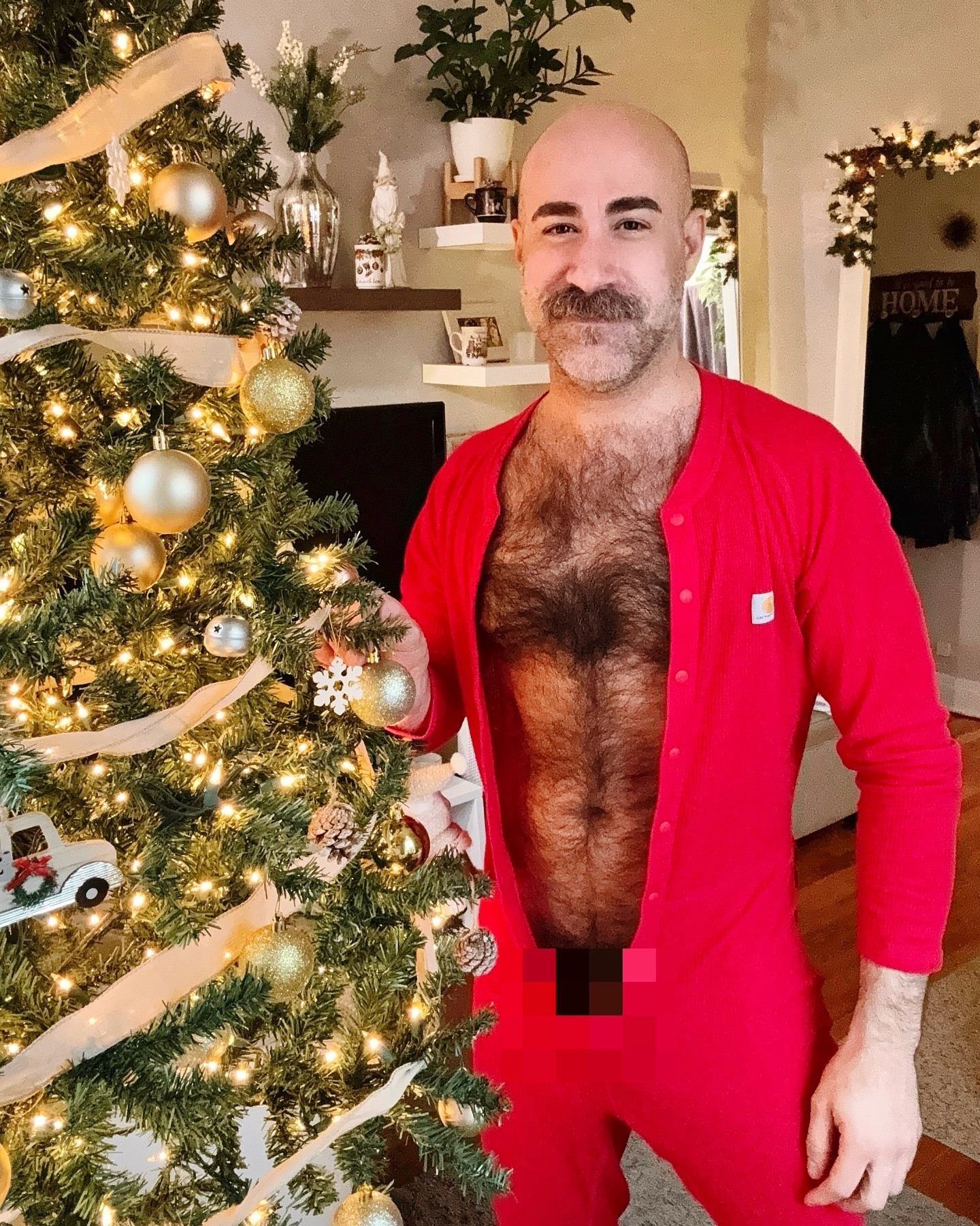 Have you been naughty or nice?? 🎅🏽 Unwrap the rest of my long underwear, boy, to see if you get a present this year. 🎁

#daddydamon #damonandros #hairy #hairydaddy #gay #gaydaddy #instagay #muscle #muscledaddy #instagay #beard #bearded #beardeddaddy #jock #gayjock #musclejock #bear #instahairy #gayhairy #hairygay #instadaddy #hairychest #furry #selfie #gayselfie #instafit #gaymodel #hairymodel #beard #scruff #longunderwear #mustache
