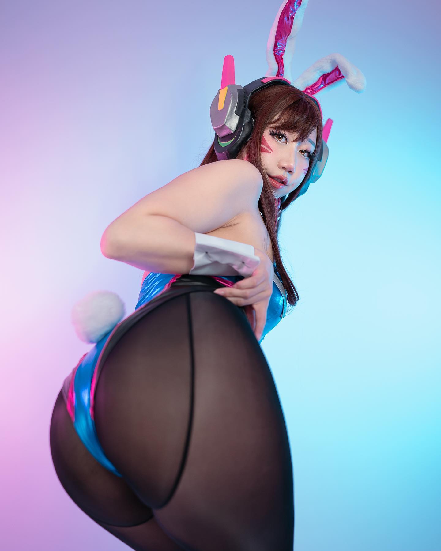 time to save the world? game on 🎮
•
#cosplaygirl #bunnygirl #overwatch #dvaoverwatch #gamergirl