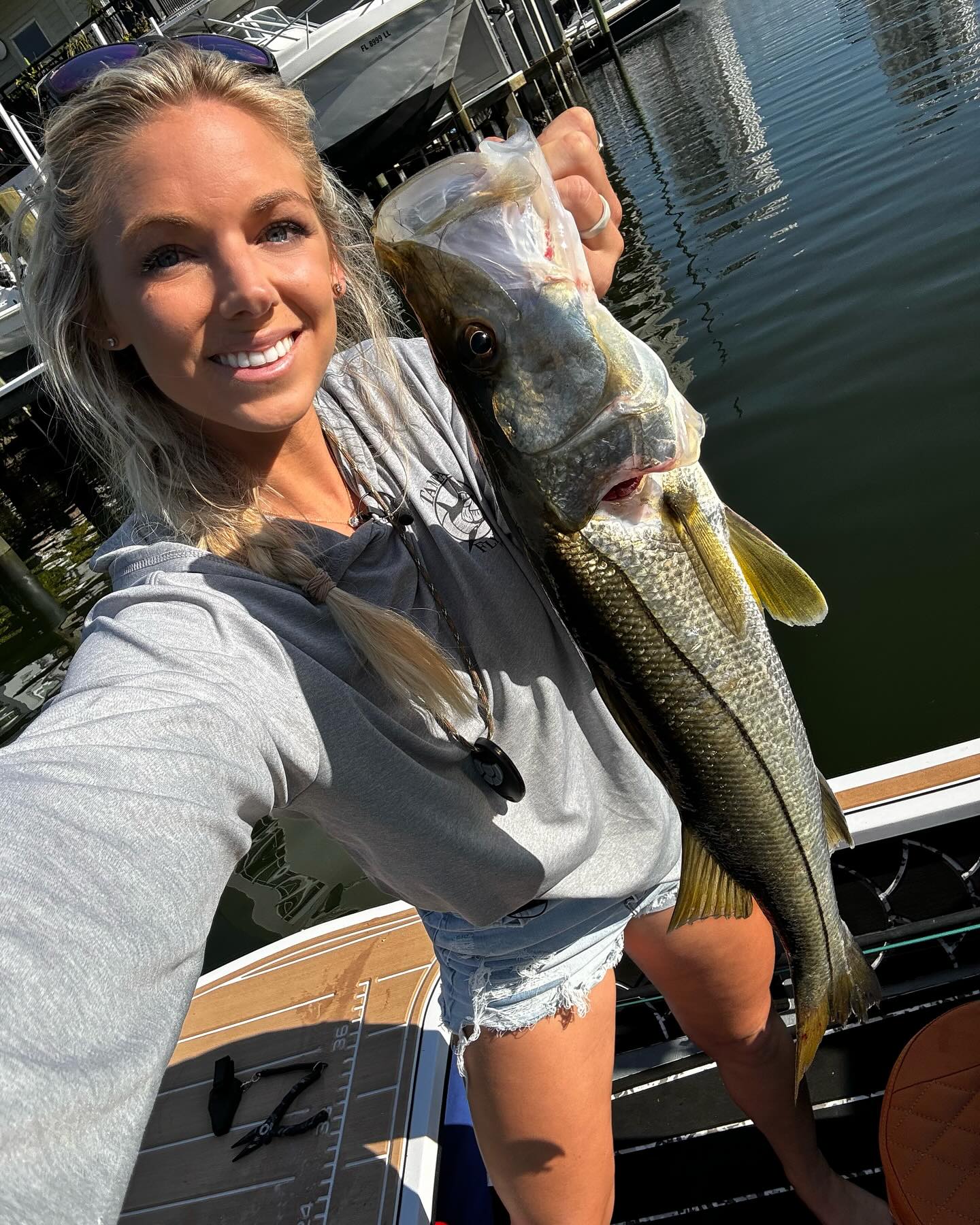 That spring topwater bite is back 😍 water temps are finally heating up 🔥
#inshore #snook #fishing #closecombat #topwater #action