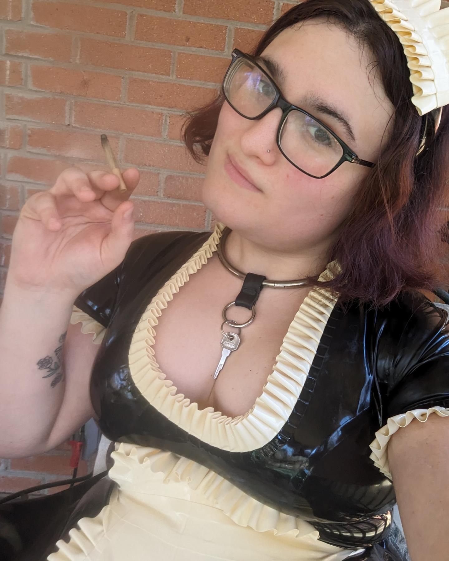 The Maid is on a Small Smoke break 💕☺️ feeling good about today! How are you doing? ☺️💕