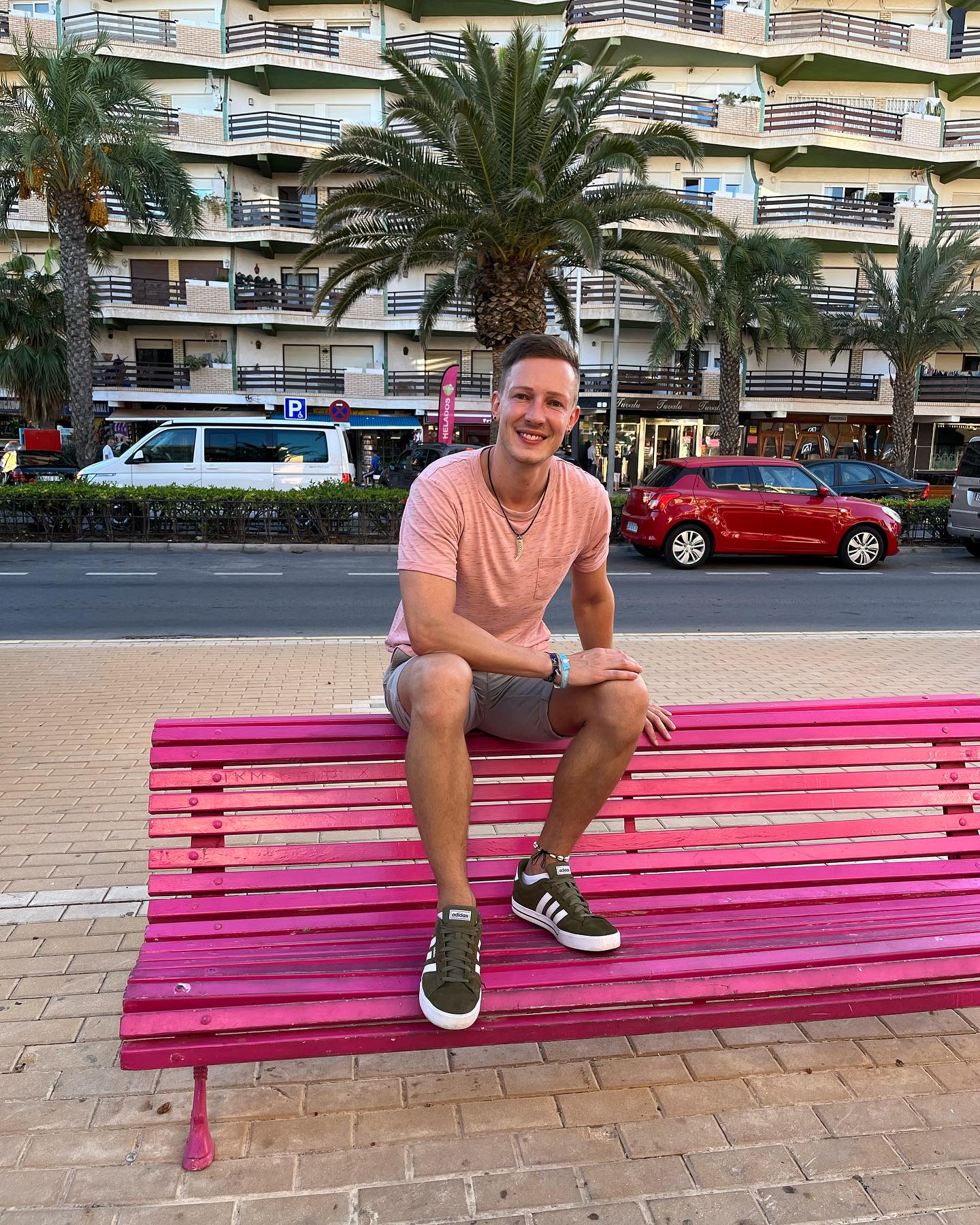 My life is pink 😄
#pink #urlaub #vacation #holiday #spain #malaga #travel #sun #summer #2023 #summerdays #german #cute #instagood #instaboy #boy #young #gayman #gayguy #gayfit