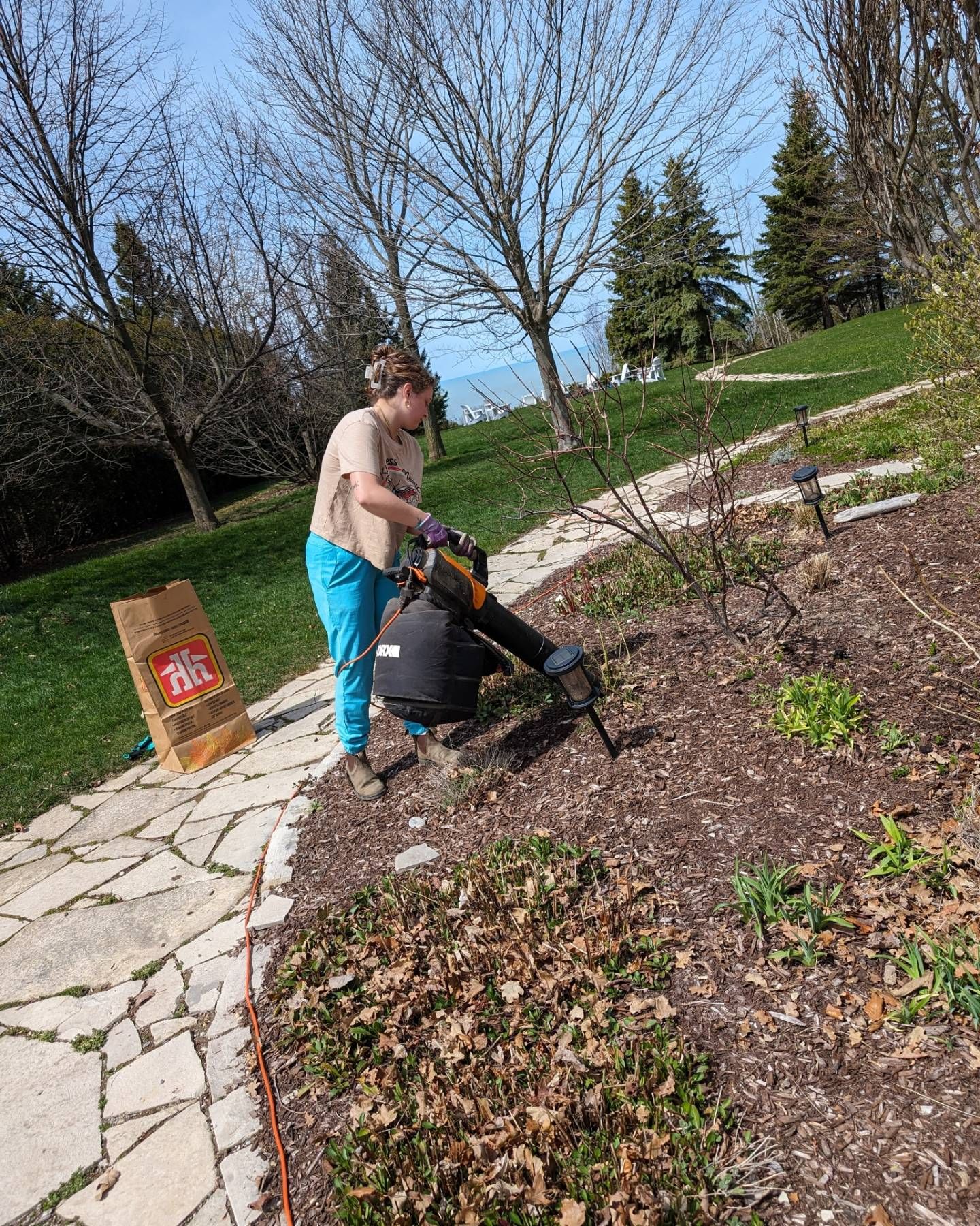 We didn't get as much done as we would have liked too but we managed to sneak these amazing clients in before the rain that suppose to be coming in time for a family gathering this weekend 😁✨ #bosslady #entrepreneur #newbusiness #newbeginnings #newbusinessowner #yardwork #cleanup #springcleaning #portofgoderich #surroundingareas