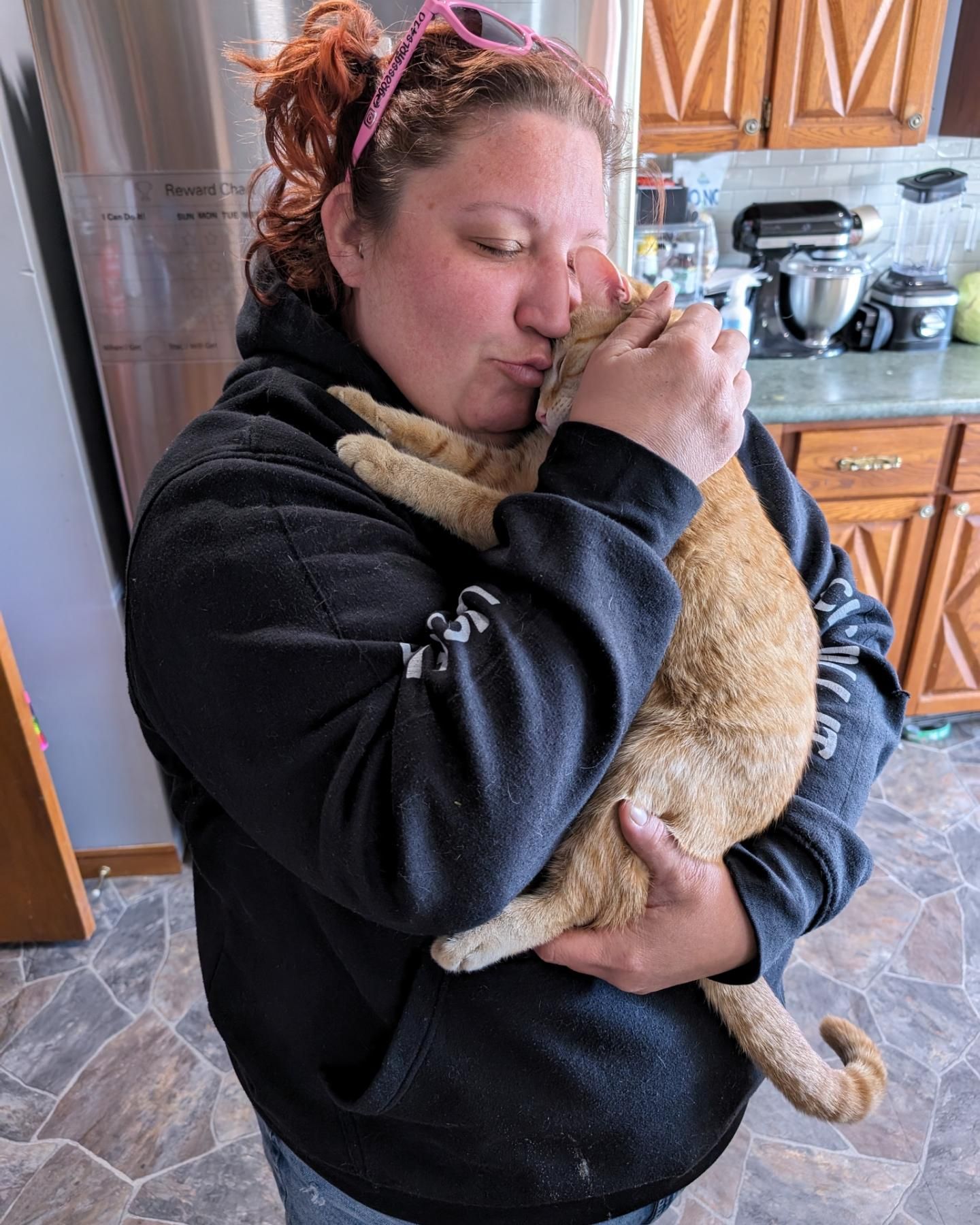 We love clients who have cuddley kitties 😻 
#petfriendly #petservices #animallovers #stalkers #cutekitties #catsofinstagram #socute #beyourownboss #businesswomen #thelocalladies #supportsmallbusiness #supportlocal #smallbusiness