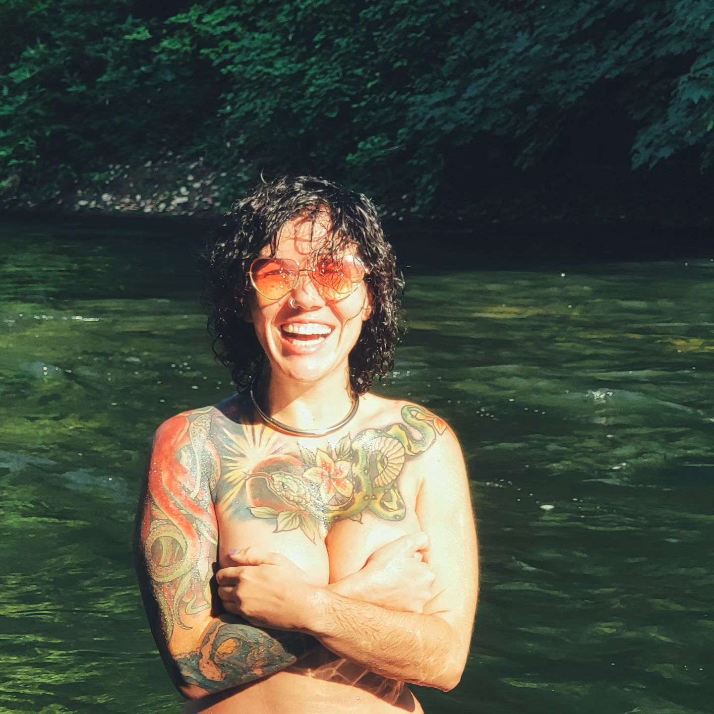 Went on a big adventure to visit a historic bridge and pick fresh blackberries yesterday and decided to indulge in a plunge into the brrrrisk river. More 🔞📸 on my fan site!

#pnwonderland #pnwgirl #skinnydipping #riverrat #adventuregirl #dateideas #loveyourbody #outdoorwomen #tattoosleeve #tattoogirl #sillygirl #riverbed #coldplunge #wimhof #breathwork #tantra #somaticawareness #sensualphoto #sensoryplay #sensorymeditation #creator #streamersofinstagram