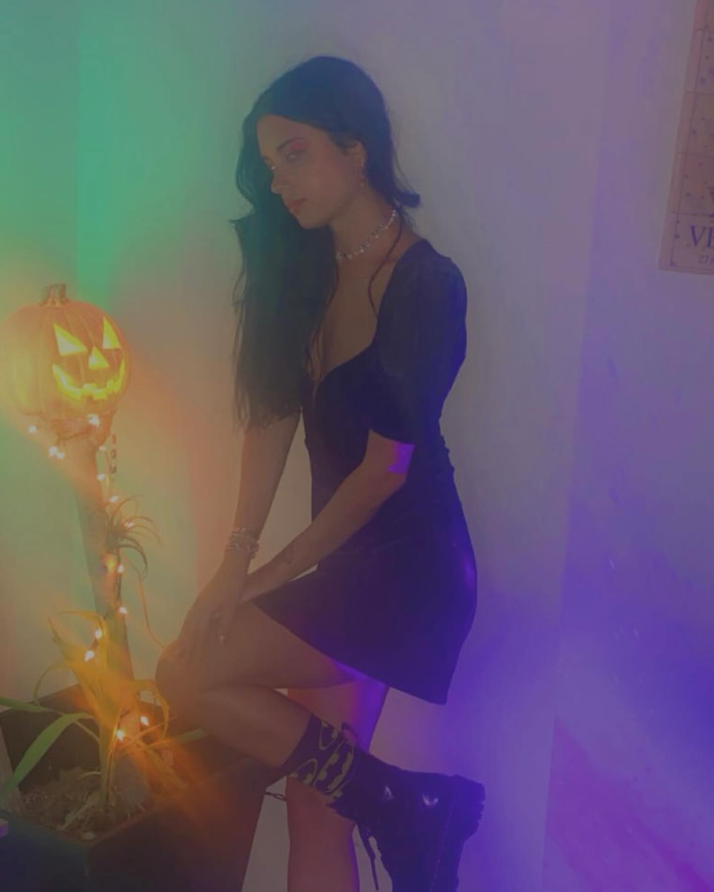 #october #fall #blackvelvet #velvet #ganjawhitenight #model #spooky #pumpkin #jackolantern #purple #green #orange #drmartens #forloveandlemons #onlyfansmodel #brunette #girl #woman #onlyfans