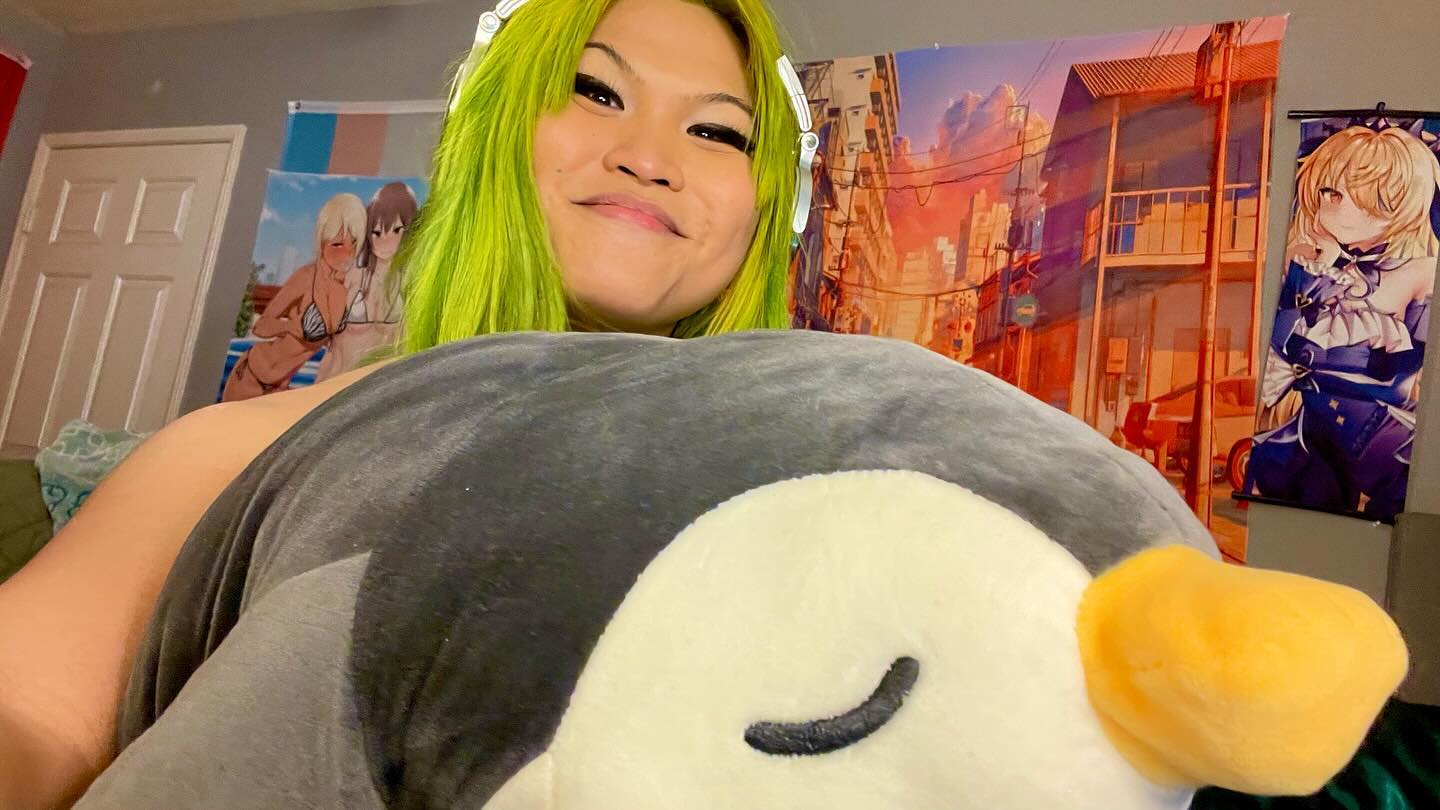 What do you think is behind this penguin?? 🤠😏🧸

I loveeee my stuffie!! This one is named Pengy and she’s the bestest birdy :3 I’ve held her through the worst time in my life. She does her best to make me happy, even when she can’t 🥺🧸✨

What’s your favorite stuffie??

Tags:

#stuffies #stuffed #stuffedanimals #stuffedanimal #stuffedanimalsofinstagram #stuffiesofinstagram #penguin #penguins #wholesome