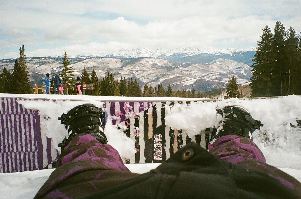 Snowboarding in Colorado on 35mm Film 🎞️🏔️ This is your sign to bring a film camera on your next adventure. I got them developed through @thedarkroomlab 💜

These photos will not appease the algorithm gods but I don’t give a 💩 anymore — this account is a combination of thirst traps and cherished memories like these ones.