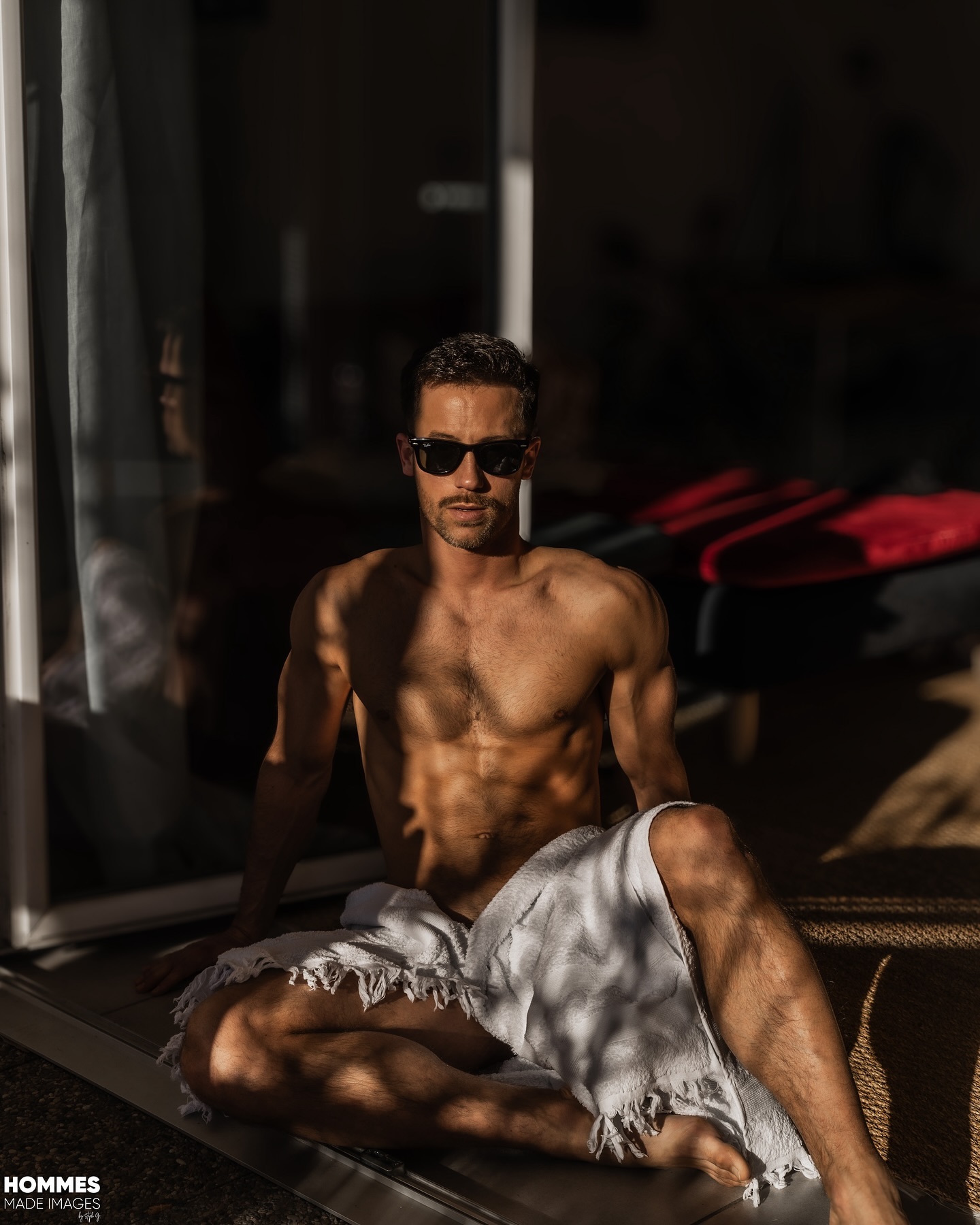Towel 
-
-
-
#corphotography #towelseries #modèles #malemodels #beautifulmensbody #hairychests #hairymenaddict #musclemodel #beardedgay #raw #photographer #photographie #followmeback 

📸 @hommes_made_images 
With @kevinpcbk