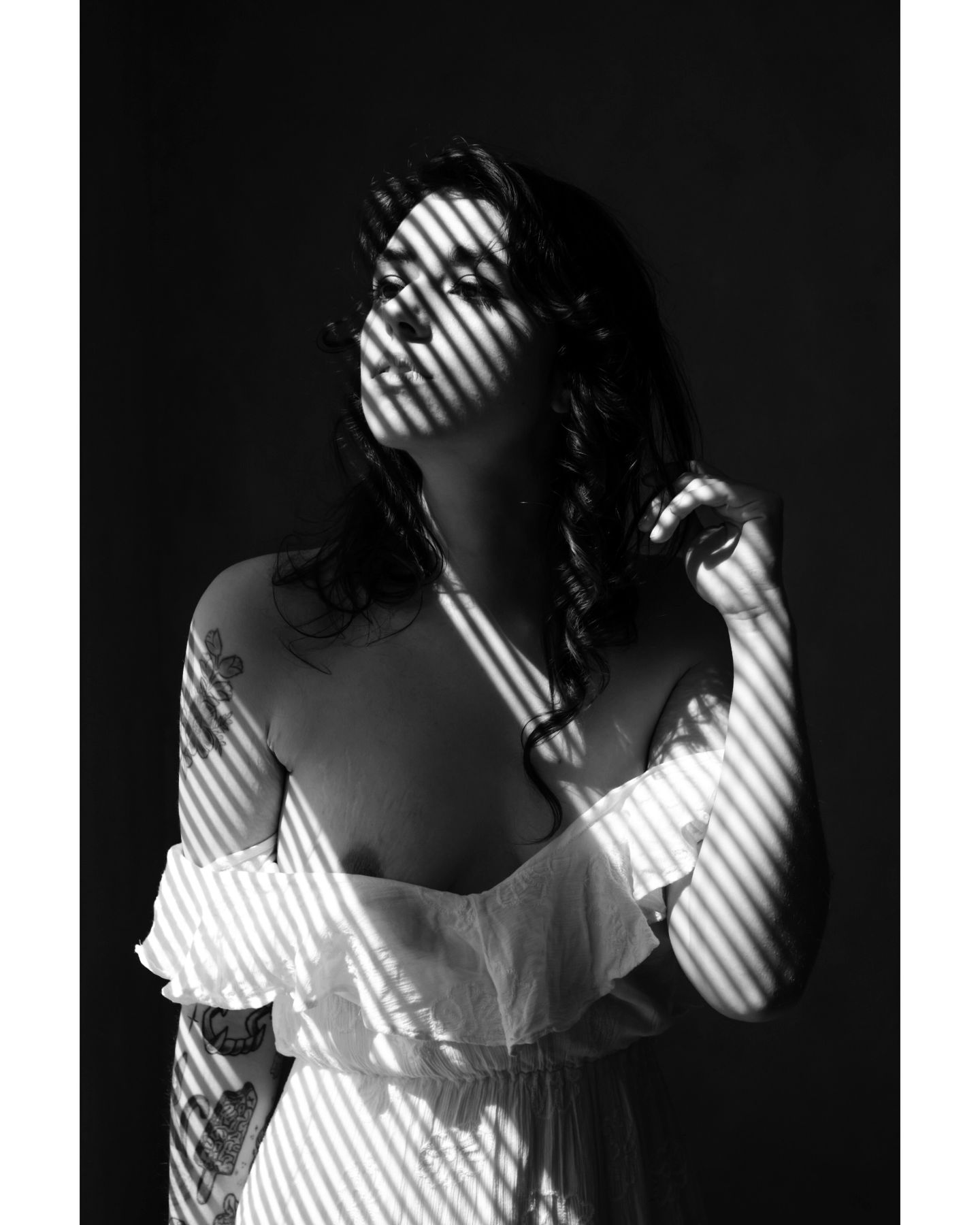The shadow whispered,
Abolish me, make me light. 

- Charles Wright 

📸 @beggasusphoto 
📍 Abandoned House Shoot hosted by @the.seasonal.scottish.lass 

#blackandwhitephotography #photooftheday #shadows #bnwphotography #portraitmood #pnwphotographer #washingtonmodel #letsmakeart #abandonedplaces #bnwmood #portraitphotography #shadowandlight #windows #ladyinwhite #whitedress #darkhair #brunette #alternativemodel #washingtonphotography #pnwcreatives