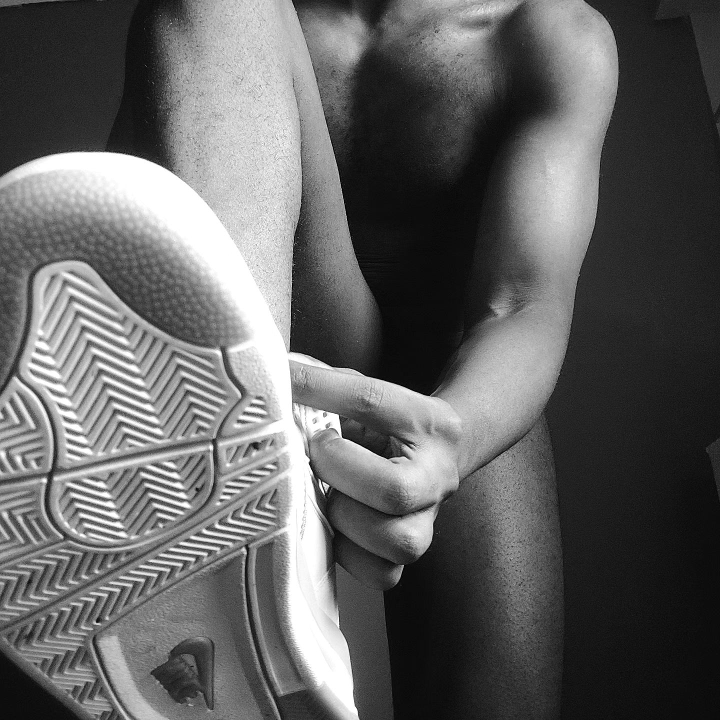 Just trying on some shoes

#nike #sneakers #trainers #model #contentcreator #blackandwhite #blackandwhitephotography