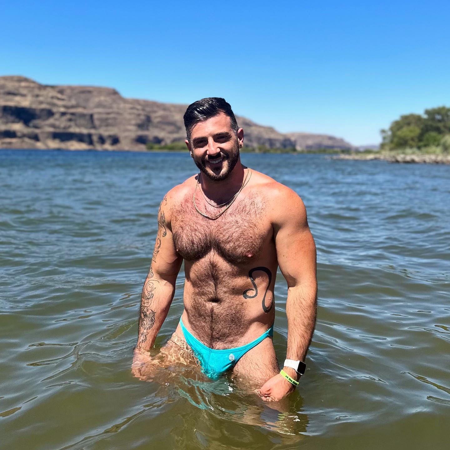 Cooling off before the plunge into #thegorgeamphitheater 

.

.

.

.

.

#boysatthebeach #gaysatthebeach #hairybeachboys #gaybeach #gaybeachboy #hairyscruffyhomo #hairymusclecub #hairymusclejock #hairygayman #hairygayguy #hairymenlovers #hairymens #hairymengalore