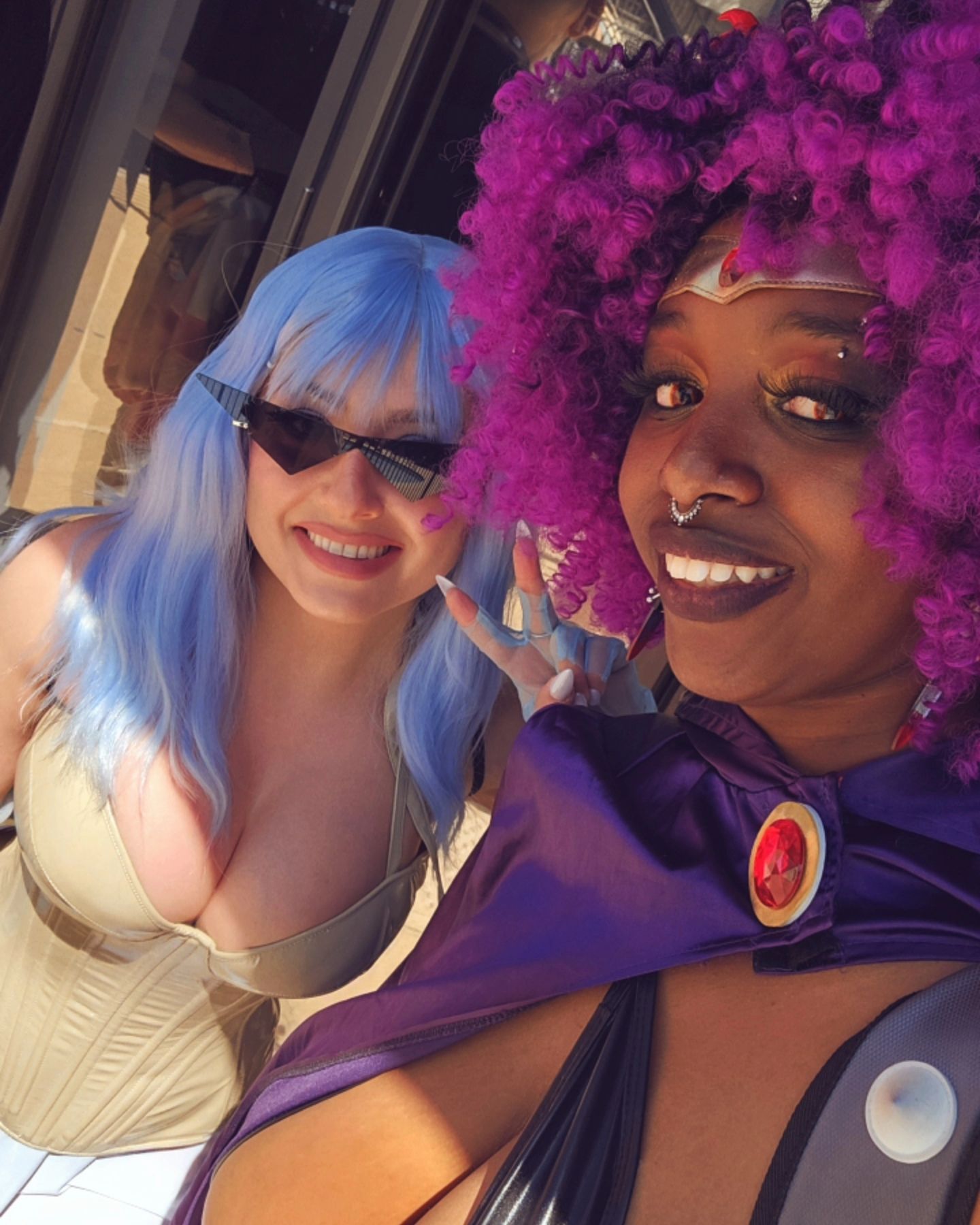 First time in Vegas & my first out of state con in one go?? Hell yeah! I enjoyed attending @tsumi.con 🖤 I'm also happy I got to see con friends, meet new friends, & meet idols too!🥰 ( More pics are coming soon ;) )
.
.
.
.
#raven #ravencosplay #teentitans #teentitanscosplay #dccosplay #dccomics #dcuniverse #tsumicon #confriends #vivalasvegas #bowsette #bowsettecosplay #friendship #goodvibes #protect #waifus #cosplaybabe #blackcosplayers #goth