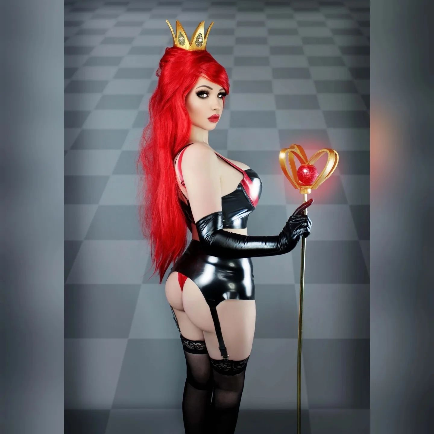 Like to capture my heart ❤️
Latex queen of hearts by catalystlatex
More latex coming this year, what do you want to see? I will make some suggestions happen! 💖