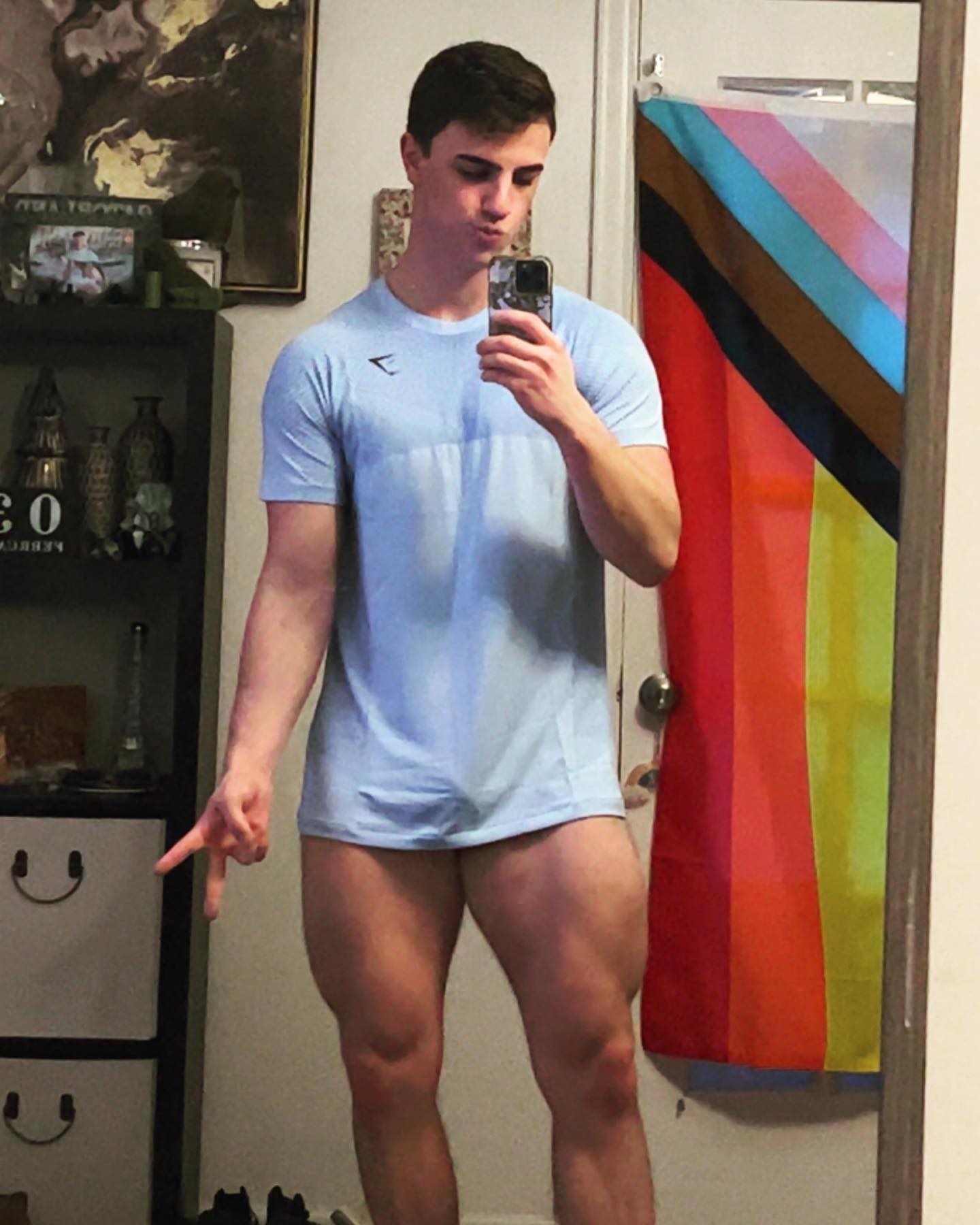 The legs are legging 

#legs #muscle #thick #thicc #thiccthighs #body #bodypositivity #pride #gay #gayboy #gaymen #gymshark