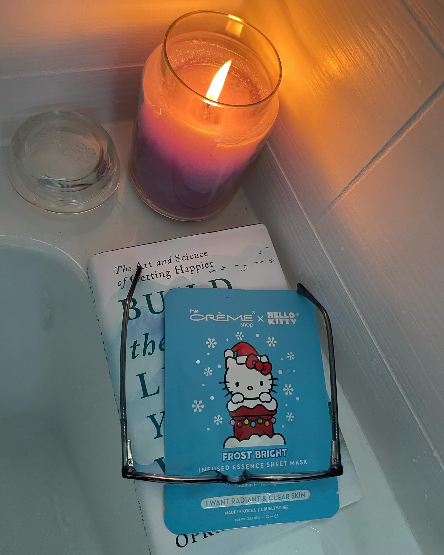 Perfect start to the week 🕯️ #selflove #reading #books #bath #candles #happiness #selfcare