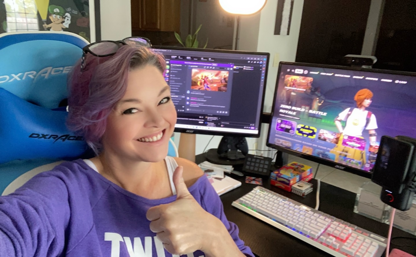 It’s time for my Twitch live stream!! Twitch.tv/jaxboxchick starting now and going until at least 6 pm Florida time!

Playing Fortnite, drinking fireball, and having fun. Let’s goooo!!
