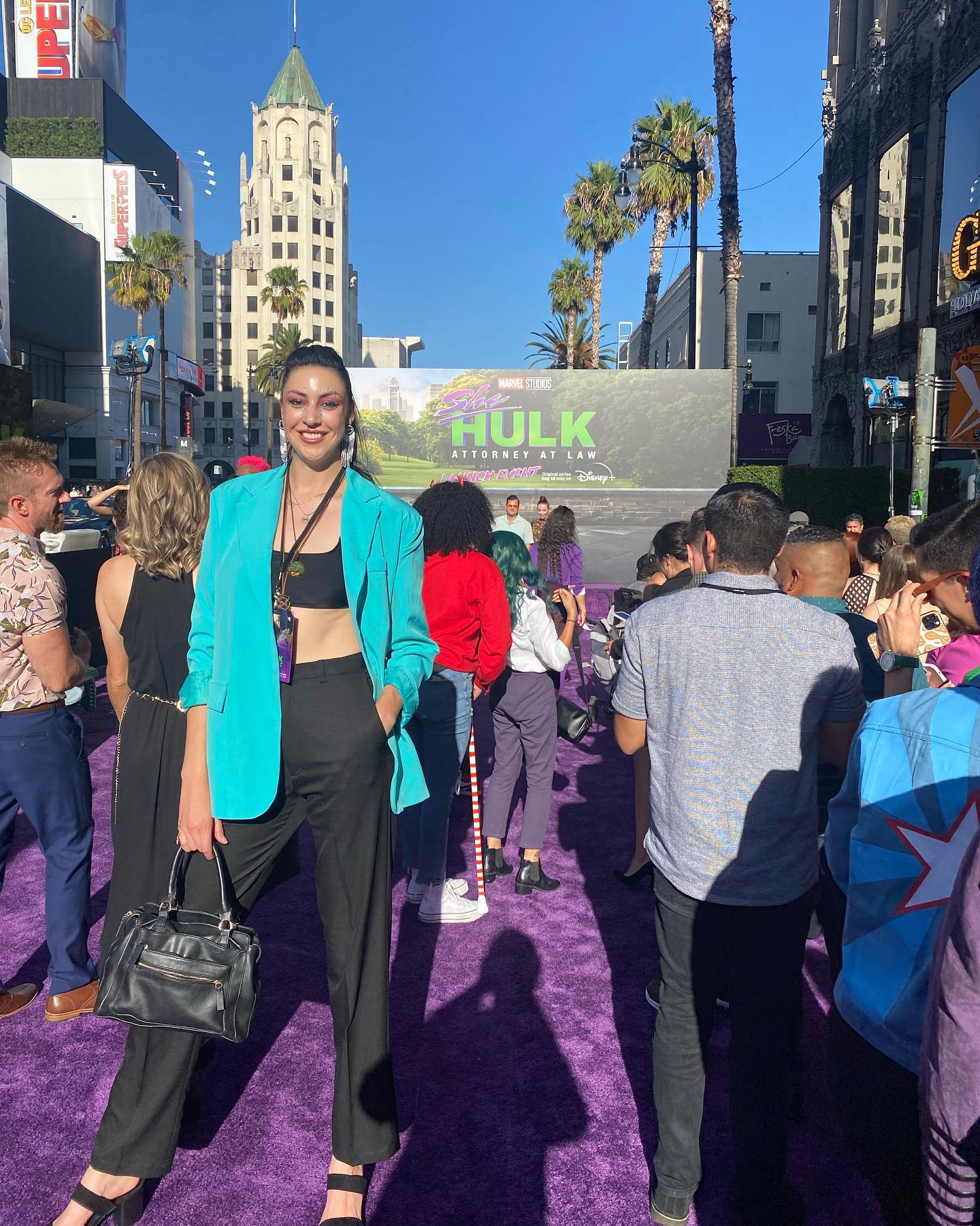 @shehulkofficial 💚💜 so excited to see She-Hulk coming out!! Grateful to have had the opportunity to work as the on set “She-Hulk” VFX Reference/ stunt performer (for some scenes)😊 and to be able to work with an amazing group of talented people 😊💚💜🤙🏼
💖😇Special shout out to my incredible talent agency / agent Lisa at @ohsosmall 💖😇