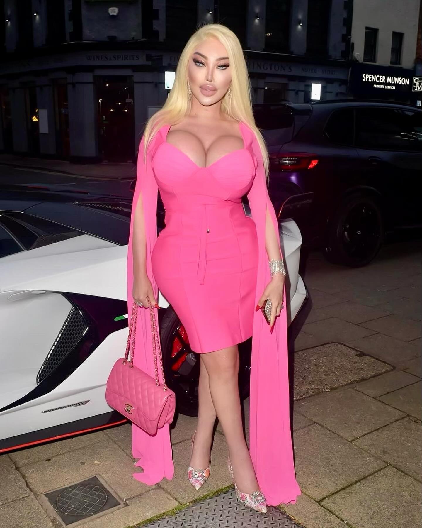 Life is like riding a bicycle. To keep your balance, you must keep moving in style by @FashionNova #NovaBabe #FashionNova 

#jessicaalves #pinkdress