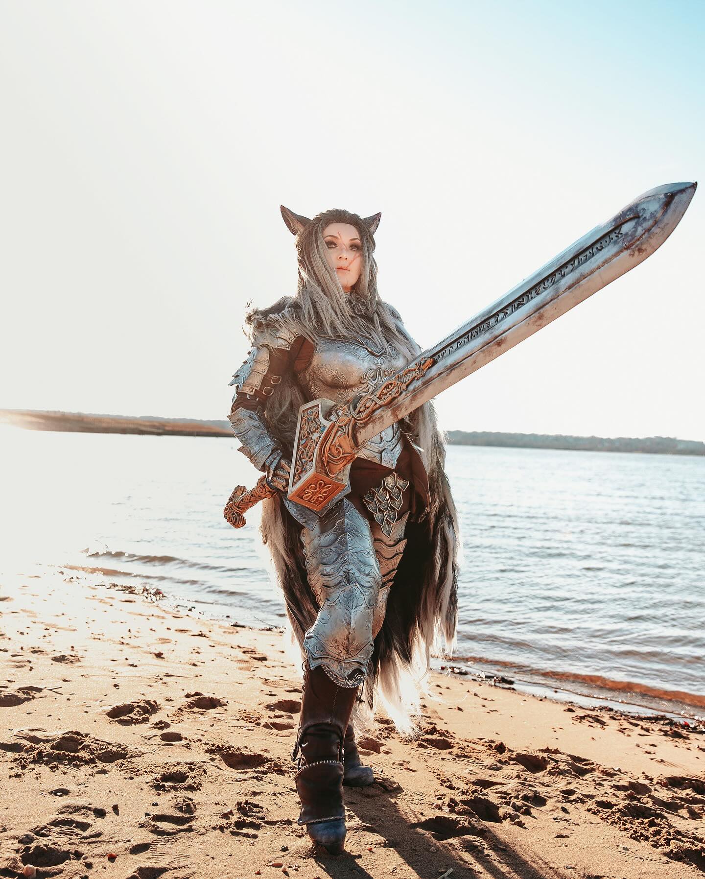 🐺⚔️𝐁 𝐢𝐬 𝐟𝐨𝐫 𝐁𝐋𝐀𝐈𝐃𝐃!⚔️🐺
DAY 2 of COSPLA-Z
Photo: @worldofgwendana 
Costume and sword made by me!
#cosplay #cosplayers #blaidd #eldenringcosplay #cosplaytoz #cospla-z #EldenRing