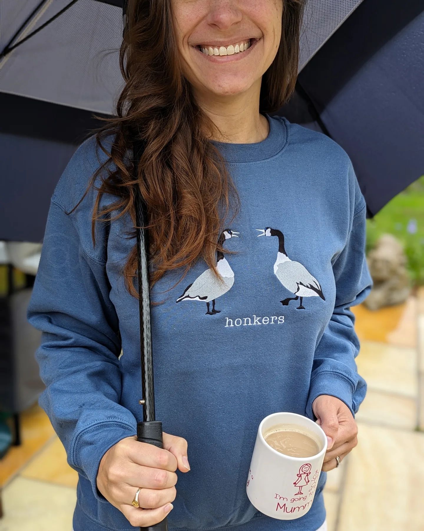 Good morning, lovelies ☕🌿🥰☔ Happy Friday!! 

After two beautifully sunny days, it's a very rainy one here today but we're due more sunshine over the weekend, so this is a welcome treat for our plants 🌧️☀️

In other news, hubby surprised me with this new sweater this morning 😂  It's snuggly, cute & witty! I love it 😄❤️

I hope you guys have an amazing day! 

Honk! 🪿😂

(The sweater is from @moesews_shop ❤️ She has lots of awesome designs!) 

#rainyday #newsweater #honkers