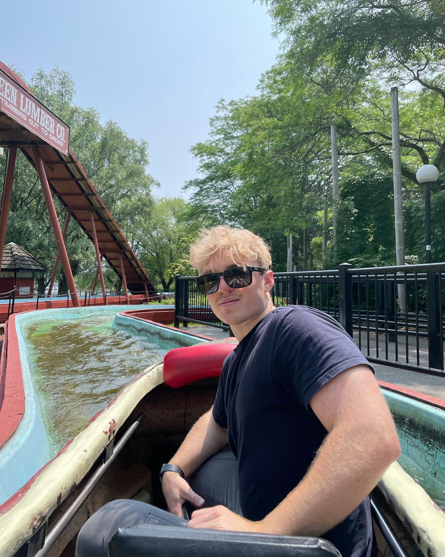 Come ride with me? 🛶 

Photo Credit @justydiaz 

#toronto #canada #northamerica #summer #summervibes #pridemonth #logflume