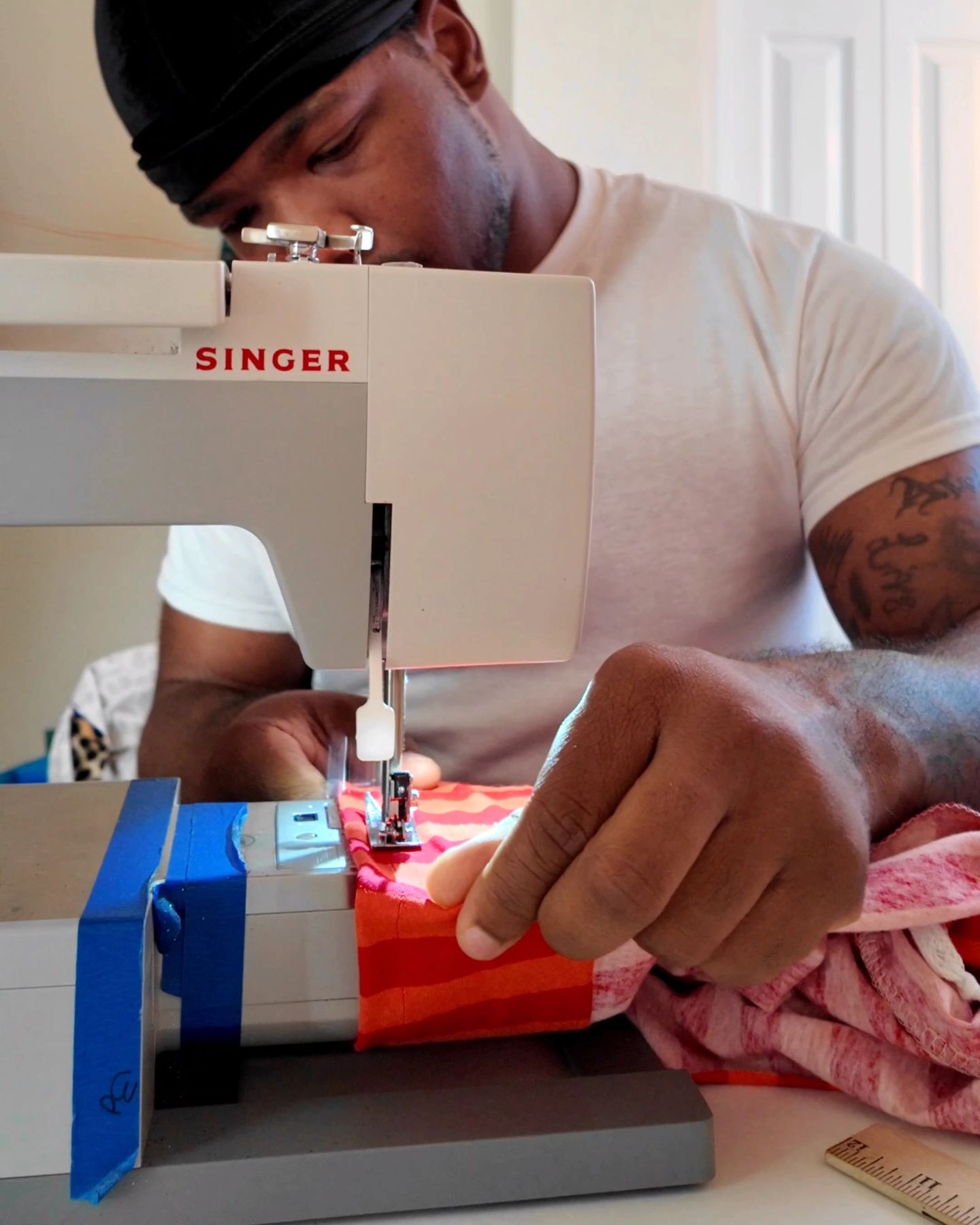 The process of Sewing 🪡🍓🍊➡️
Shorts Now available (Link in my bio)
.
.
.
.
.
#reworked #reworked #clothing
#reworkedfashion #bandanatotebag
#fashioninspo
#chicagofashiondesigner #sewing
#sewingtips #sewingproject #shortshorts