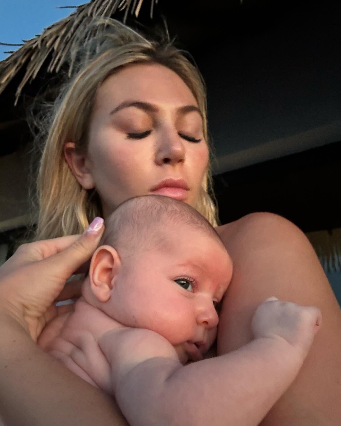 Ocean & I woke up after her 5am feed and watched our first ever sunrise together… she’s becoming so alert & aware it’s insane. My heart couldn’t be more full. 🥹🌞🌅🫶🏼

She makes me feel so whole and complete she’s everything I’ve ever wanted and when I hold her nothing else matters 🤍

The biggest gift on earth is being your mama 🫶🏼