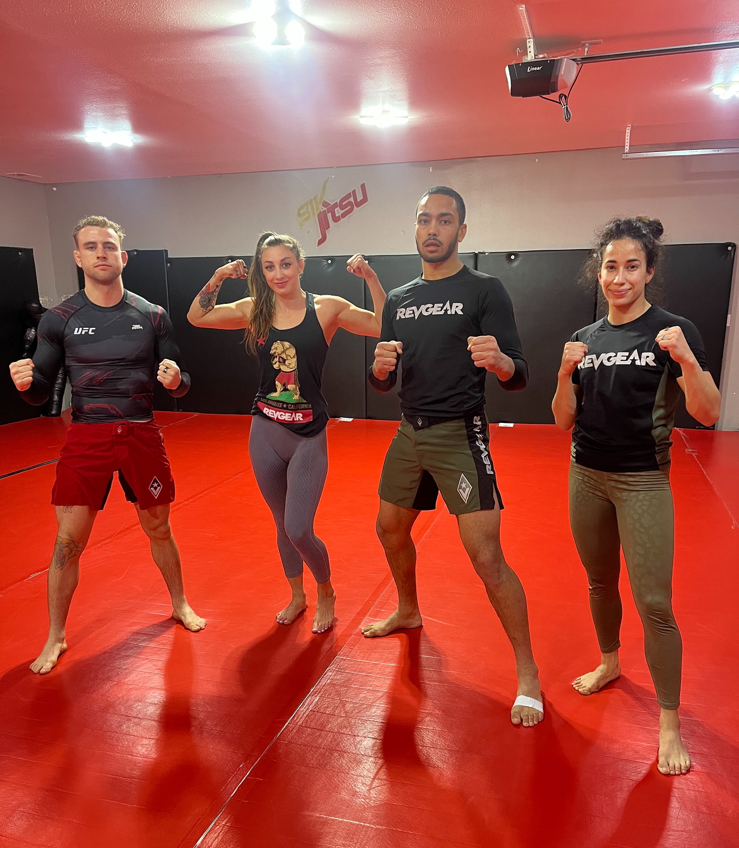 Ready for action!!! Its rad to be alongside such high level athletes, all with the same vision to climb the ranks to be the best. @ashkicka333 fights May 9 @bflmma - @melissa.amaya27 July 8 @combateglobal - @brady_bambam July 15 @ufc - 
I’m working to grow 1% stronger and smarter daily. One day I’ll get this Fight IQ thing down. 🤗 #revgear #sikjitsu