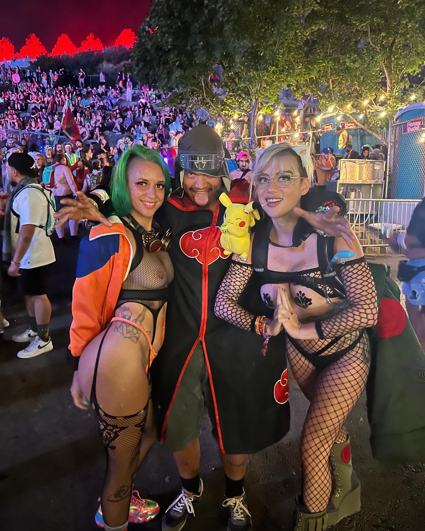 ✨KITTIES FIRST RAVE✨
DAY TWO: Naruto theme🙌🏼 it was so fun to meet a bunch of other nerds and get to party with them. The smoke had rolled in that day so it was kinda hard to breathe, but once I started hanging out with my friend Molly, everything was great😄
Amazing music, beautiful people, loving energy. Couldn’t have asked for a better time💕
What themed outfit would you want to wear??
•
•
•
#rave #festival #firstrave #basscanyon #basscanyon2023 #thegorge #thegorgeamphitheater #naruto #narutofans #saturdaysareforthegirls