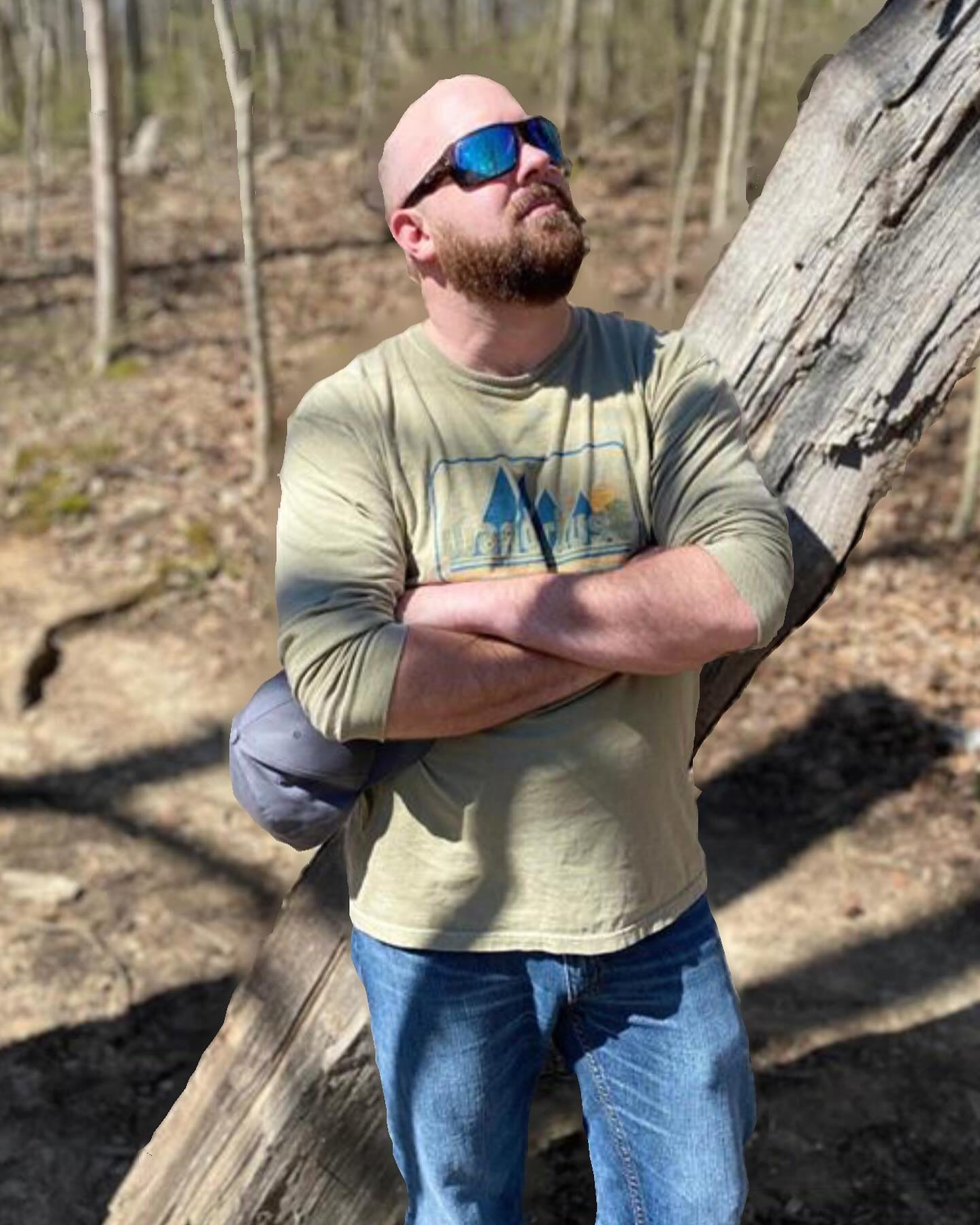 Anyone want to take a hike together? Still love this pic from 2020. 
#bearlove #bearstagram #hairyscruffhomo #hairyscruff #stockybears #beardedhomo #hairybearlife #hairybeardedcub #gaybear #gaybearded #gaycub #beardedgay #instagay #gay #bearsofinstagram #cubsofinstagram #hairychest #gaysofinstagram #scruff #bear #hairy #fur