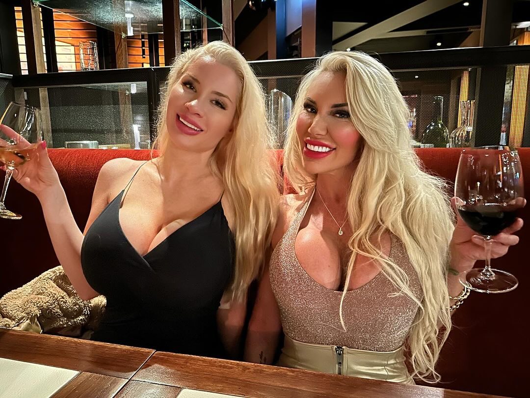-
2 blondes are better than 1 😍 
-
@blonde____rapunzel 
-
#blondes #tequila #rockpool