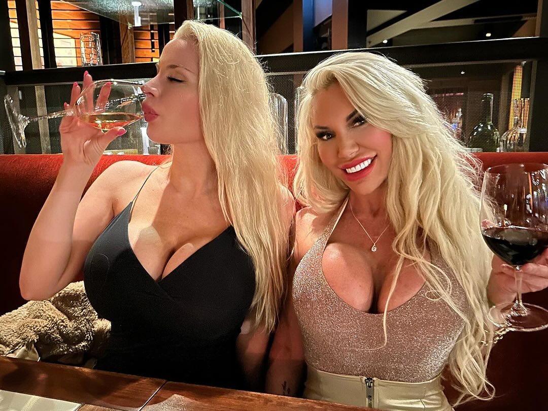 -
2 blondes are better than 1 😍 
-
@blonde____rapunzel 
-
#blondes #tequila #rockpool