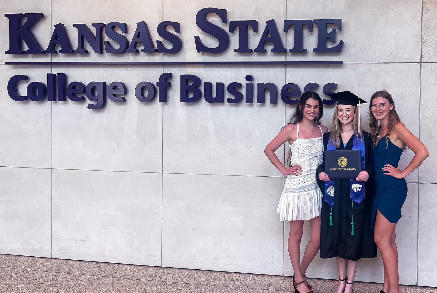I can finally check off having two bachelor degrees from my bucket list 🎓 Accounting & Finance 
Thank you @kstatebusiness and @aggieville for the amazing memories 💜