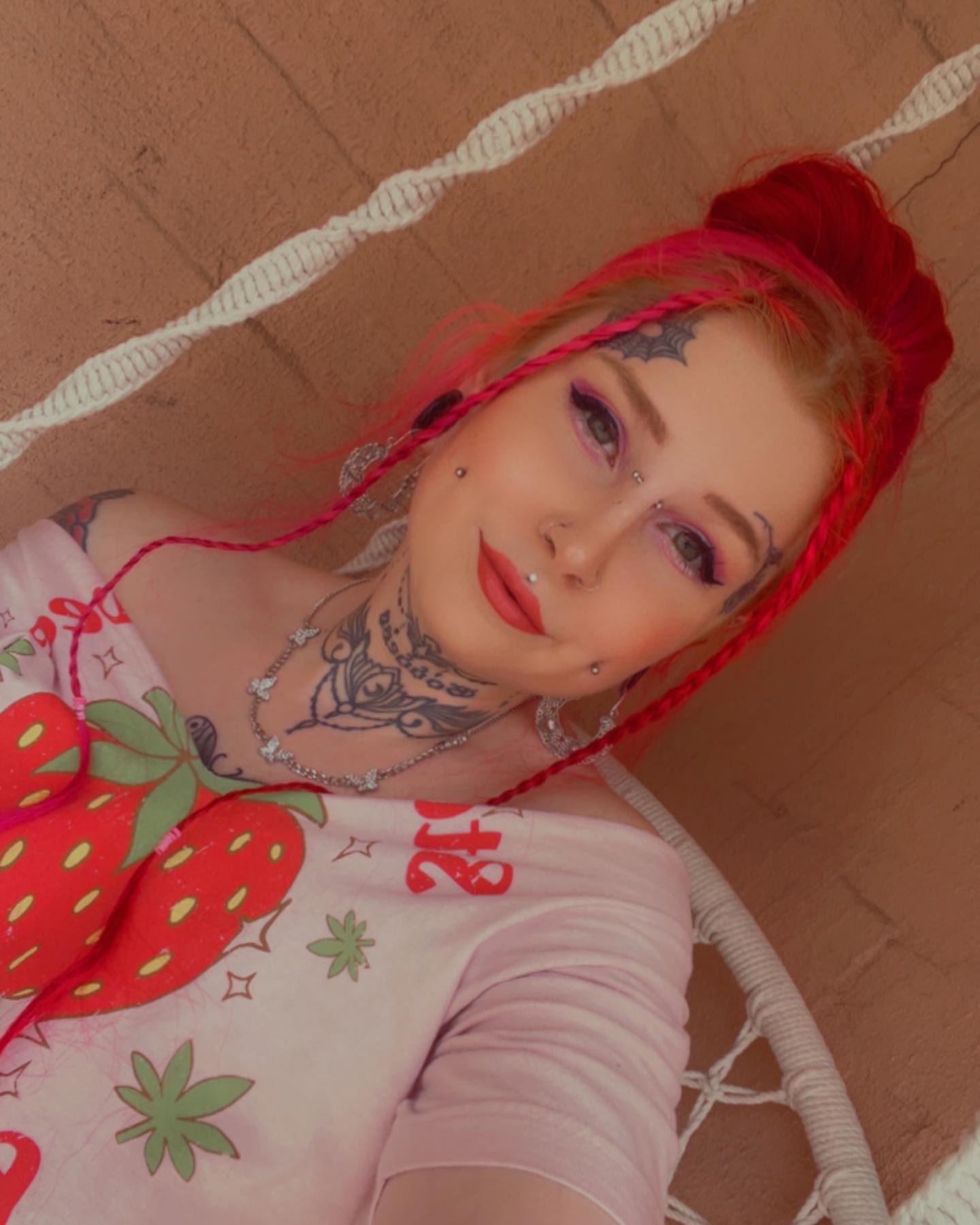 Strawberry vibes 🍓🌻 #strawberry #selflove #420 #goodvibes #piercings #ootd