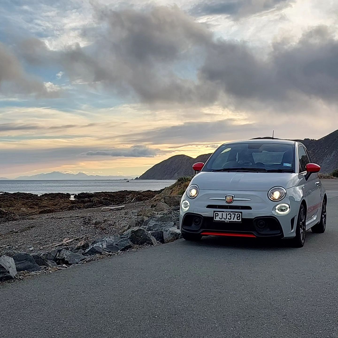 Notice me Senpai ☺️ 
Joke aside, Fiat and Abarth really did a fantastic job. Such a cute face!
.
Can't wait to make it even cuter! 🩷🩵
.
.
.
#cutecars #abarth #abarth595 #carphotography #cars #fiat