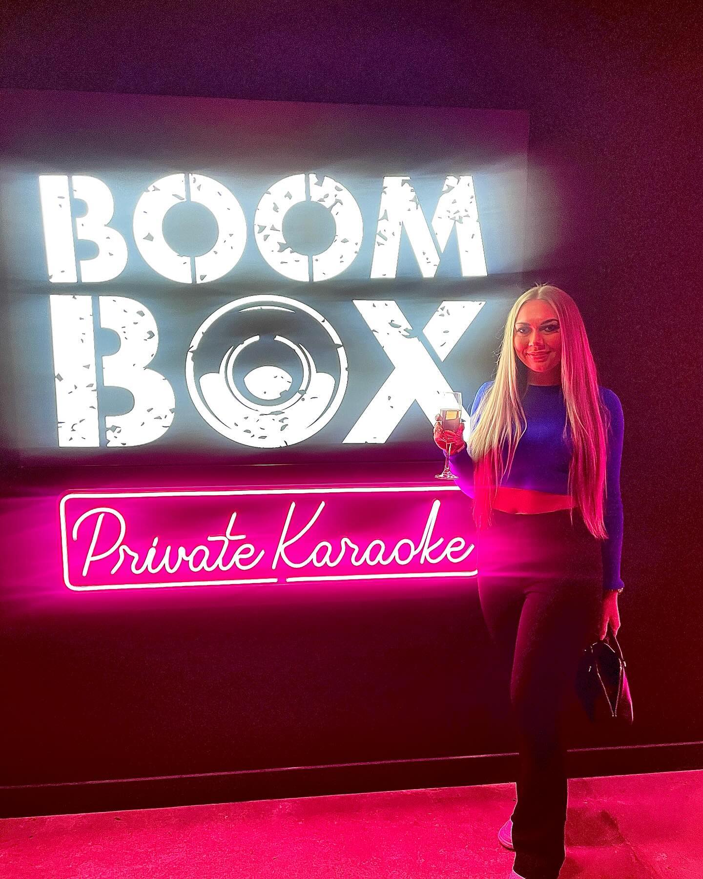 I was lucky enough to be invited down to @boombattlebar last week for their PR Event and wow didnt i realise I was bad at darts 😂🎯 

Good vibes, good drinks and good food you honestly can’t go wrong with this place! They even had axe throwing 🙈 

@boombattlebar 
@boom_watford 
@georgiaportogallolimited 

#ad #gifted #pr #event  #influencer #boombattlebar #boombattlebarwatford #watford #watfordbar #gplclients